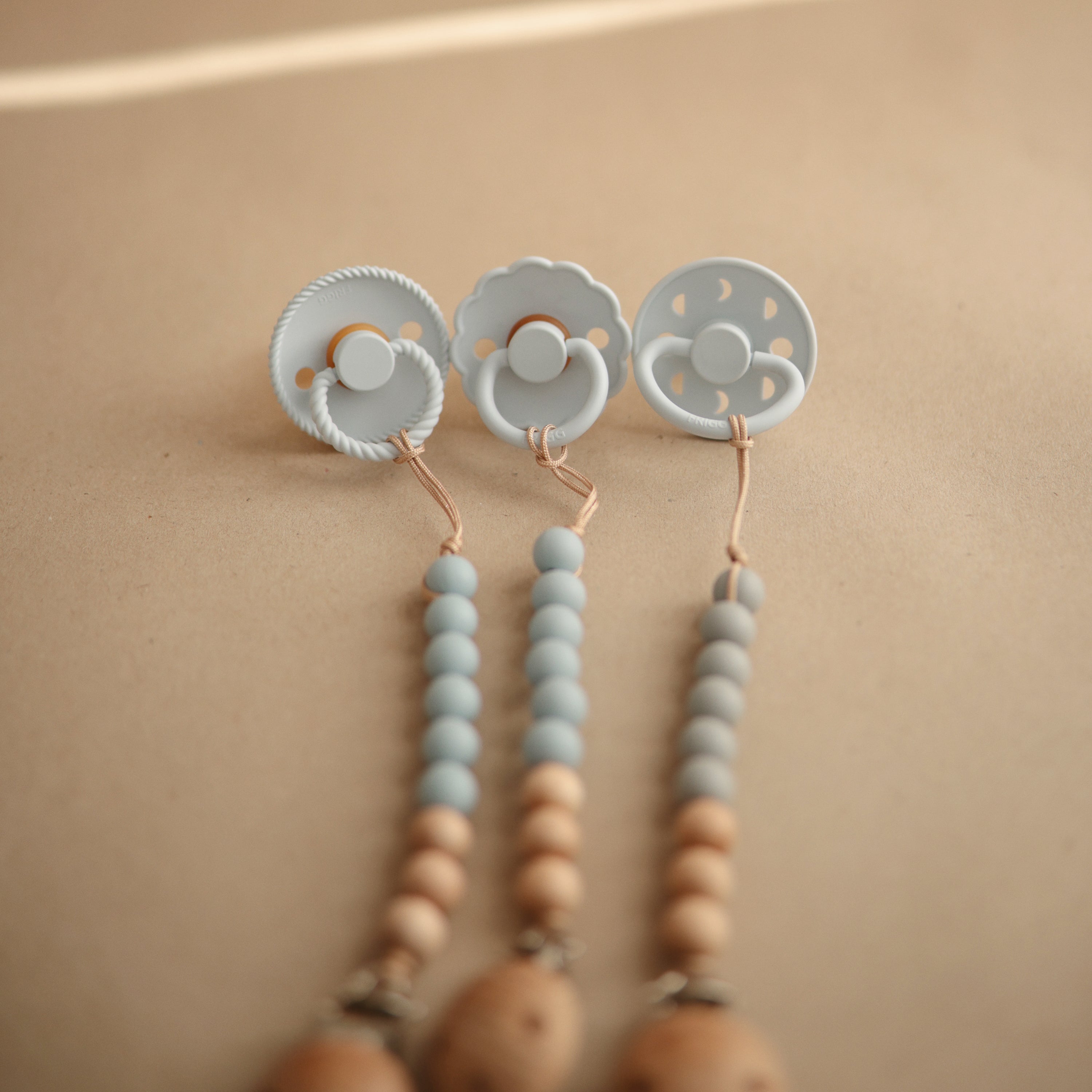 Silicone Pacifier Clip | Eva - Tenth & Pine - Pacifier Clip - Black