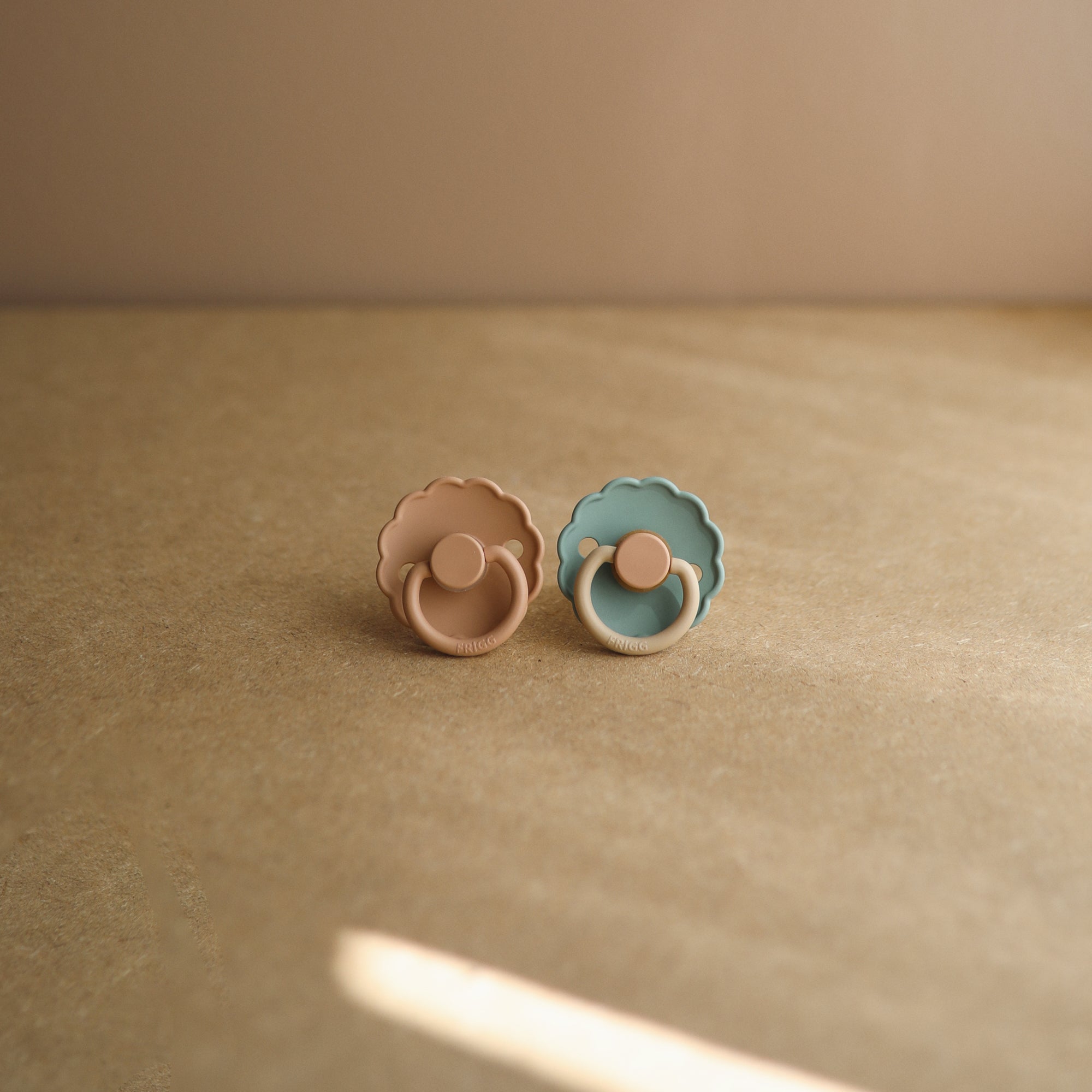 FRIGG Daisy Natural Rubber Pacifier 2 - Pack - Tenth & Pine - FRIGG PACIFIERS - 6 - 18 months - Pink Cream/Poppy