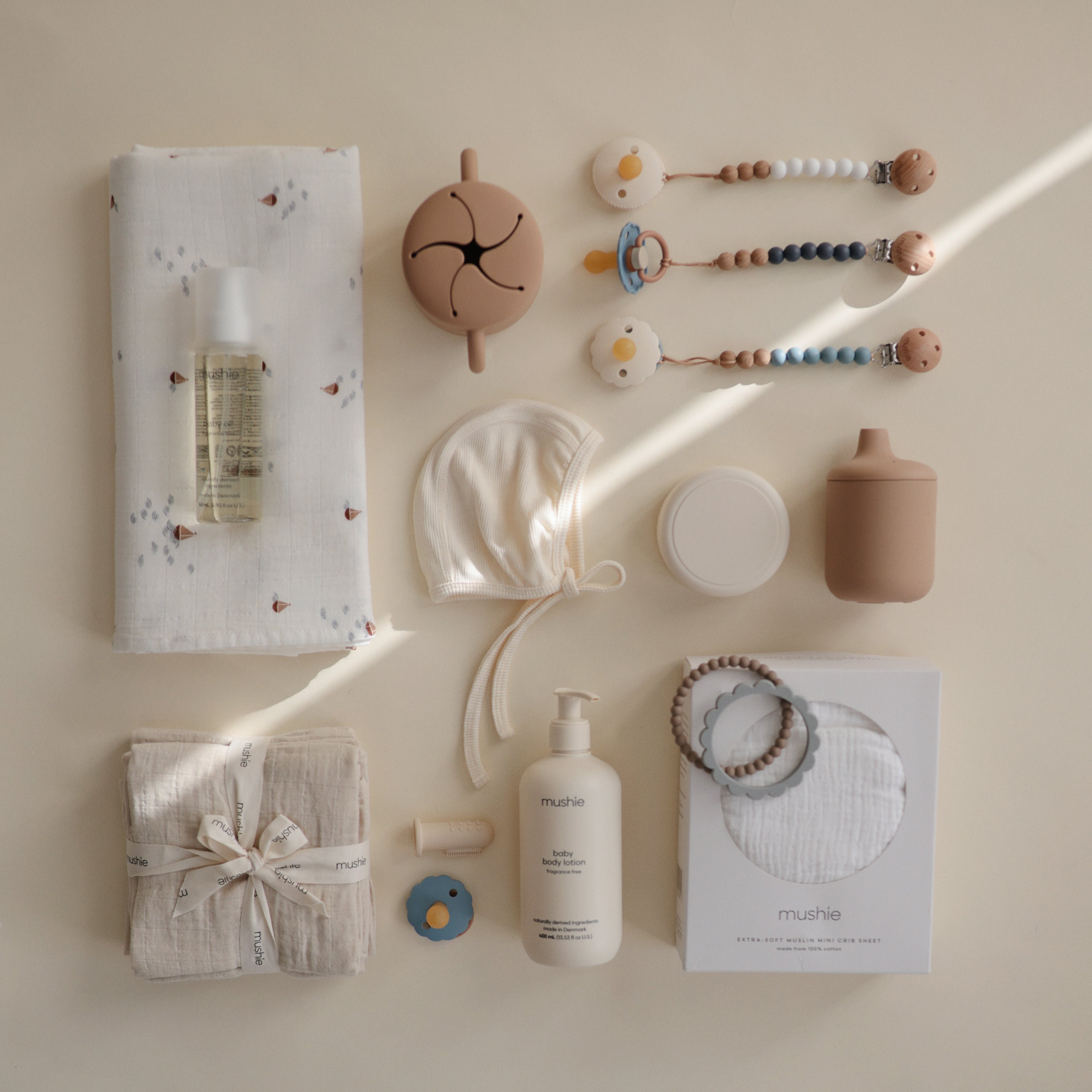 Silicone Pacifier Clip | Eva - Tenth & Pine - Pacifier Clip - Black