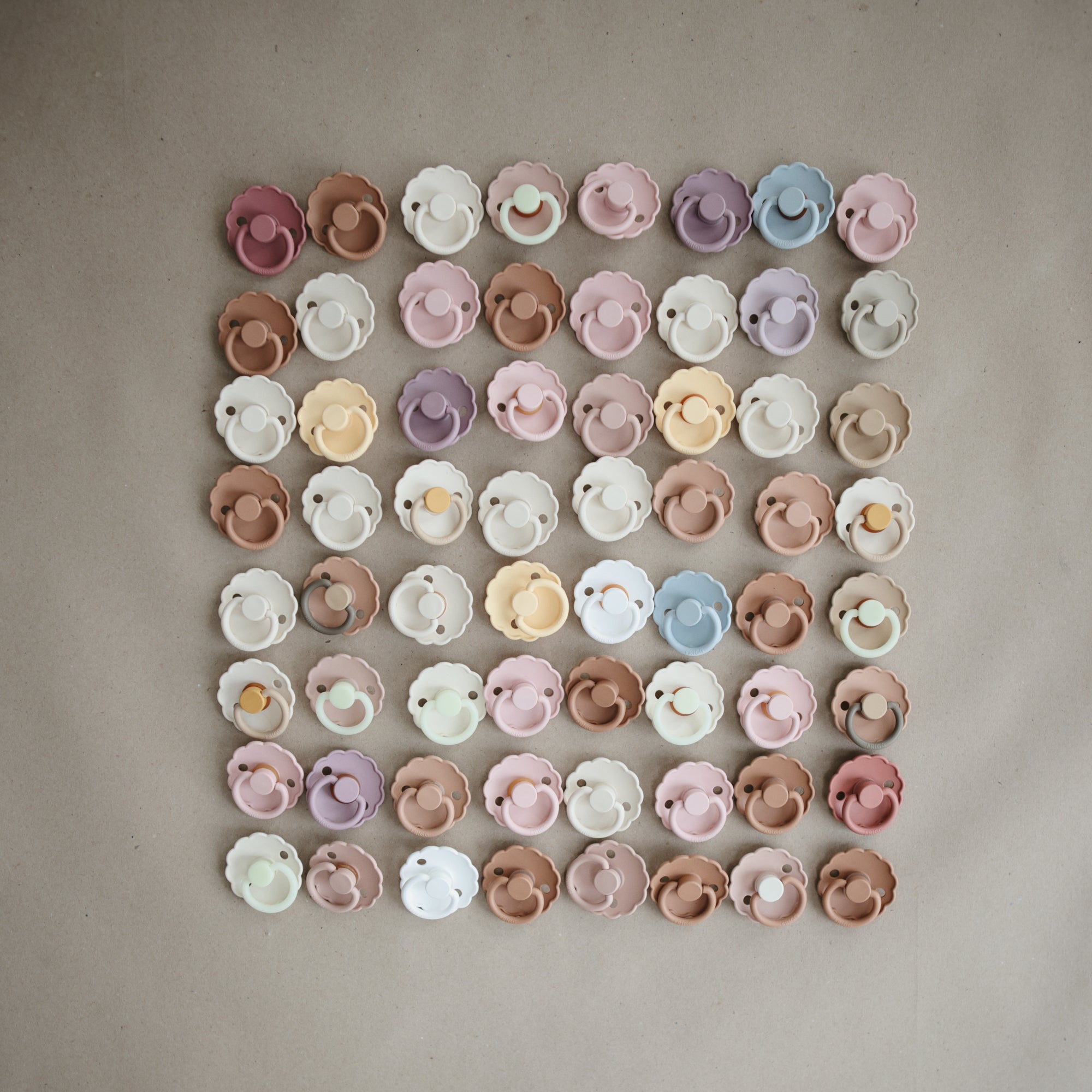 FRIGG Daisy Natural Rubber Pacifier 2 - Pack - Tenth & Pine - FRIGG PACIFIERS - 6 - 18 months - Pink Cream/Poppy