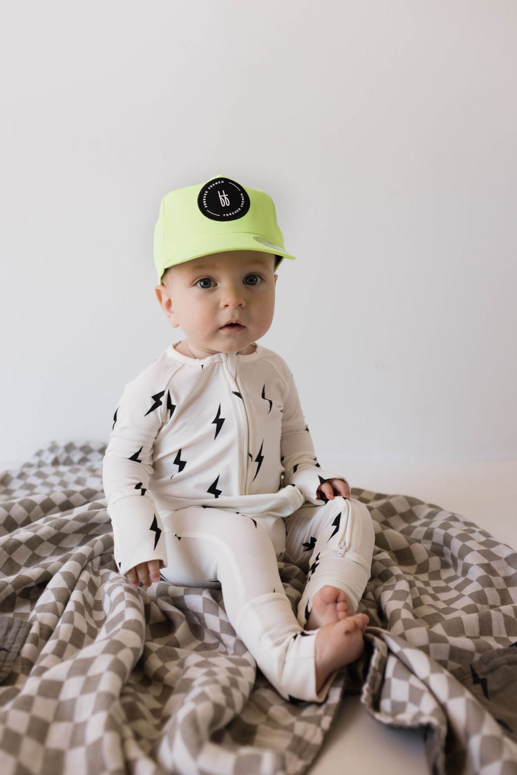 Bamboo Zip Pajamas | White & Black Lightning Bolt - Tenth & Pine - Newborn