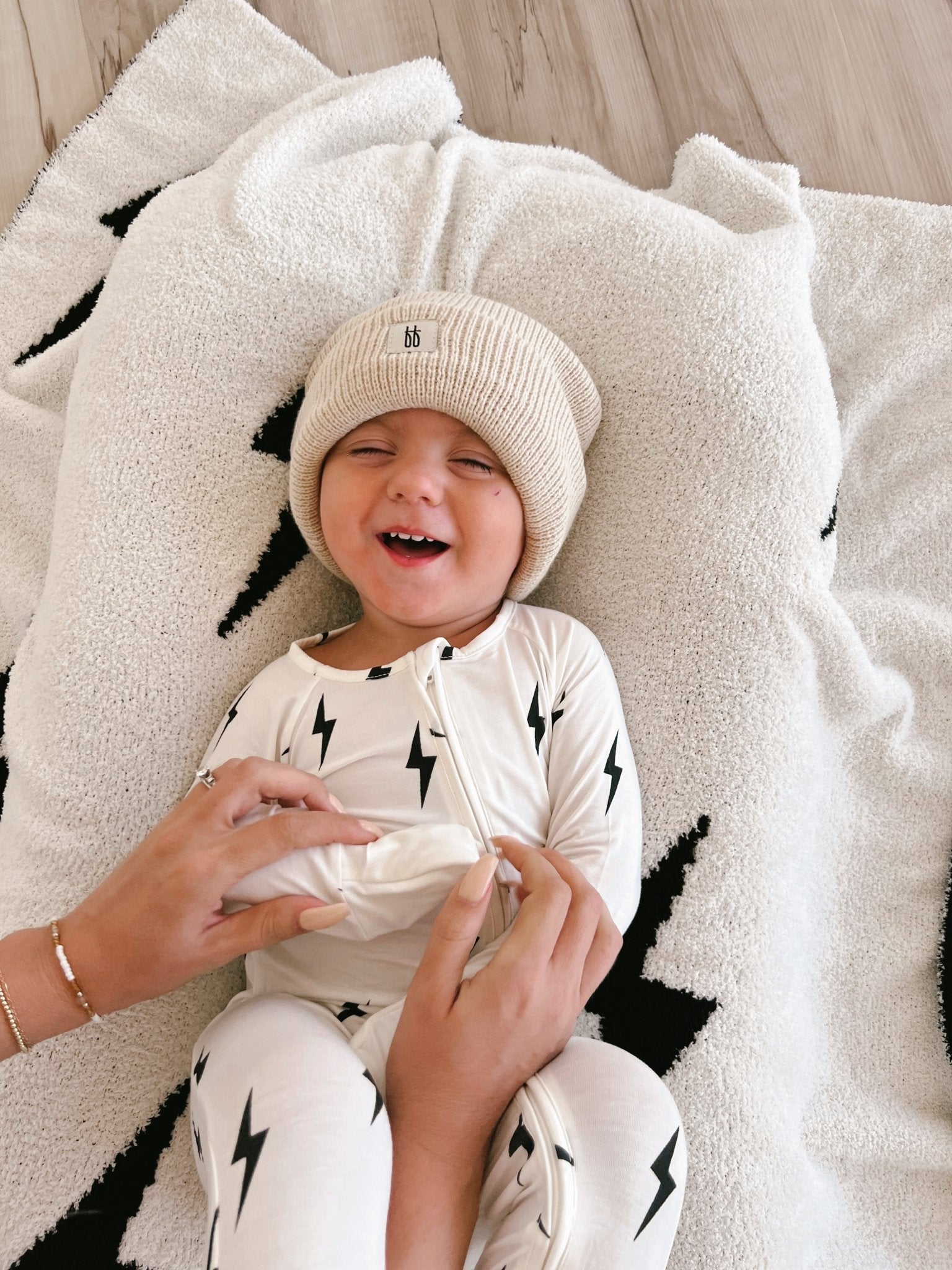 Bamboo Zip Pajamas | White & Black Lightning Bolt - Tenth & Pine - Newborn