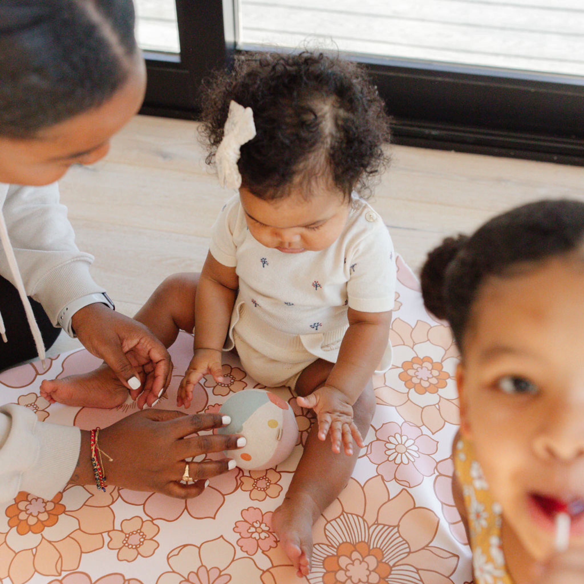 Blooms Vegan Leather Mat - Tenth & Pine - Vegan Leather Padded Mat - Mega