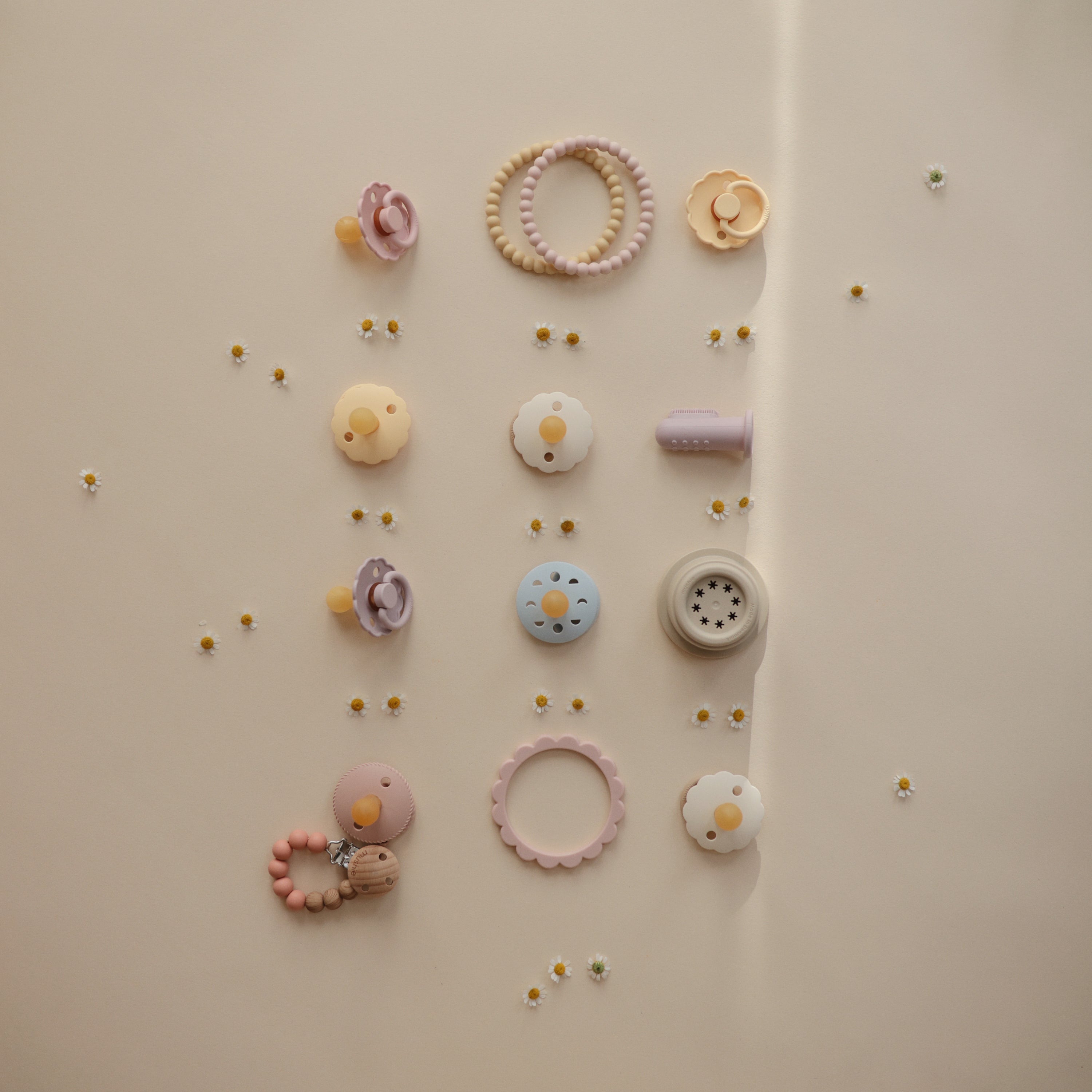 Silicone Pacifier Clip | Eva - Tenth & Pine - Pacifier Clip - Black