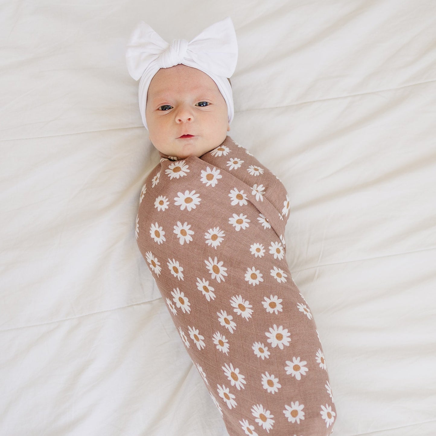 Daisy Dream Muslin Swaddle Blanket - Tenth & Pine -
