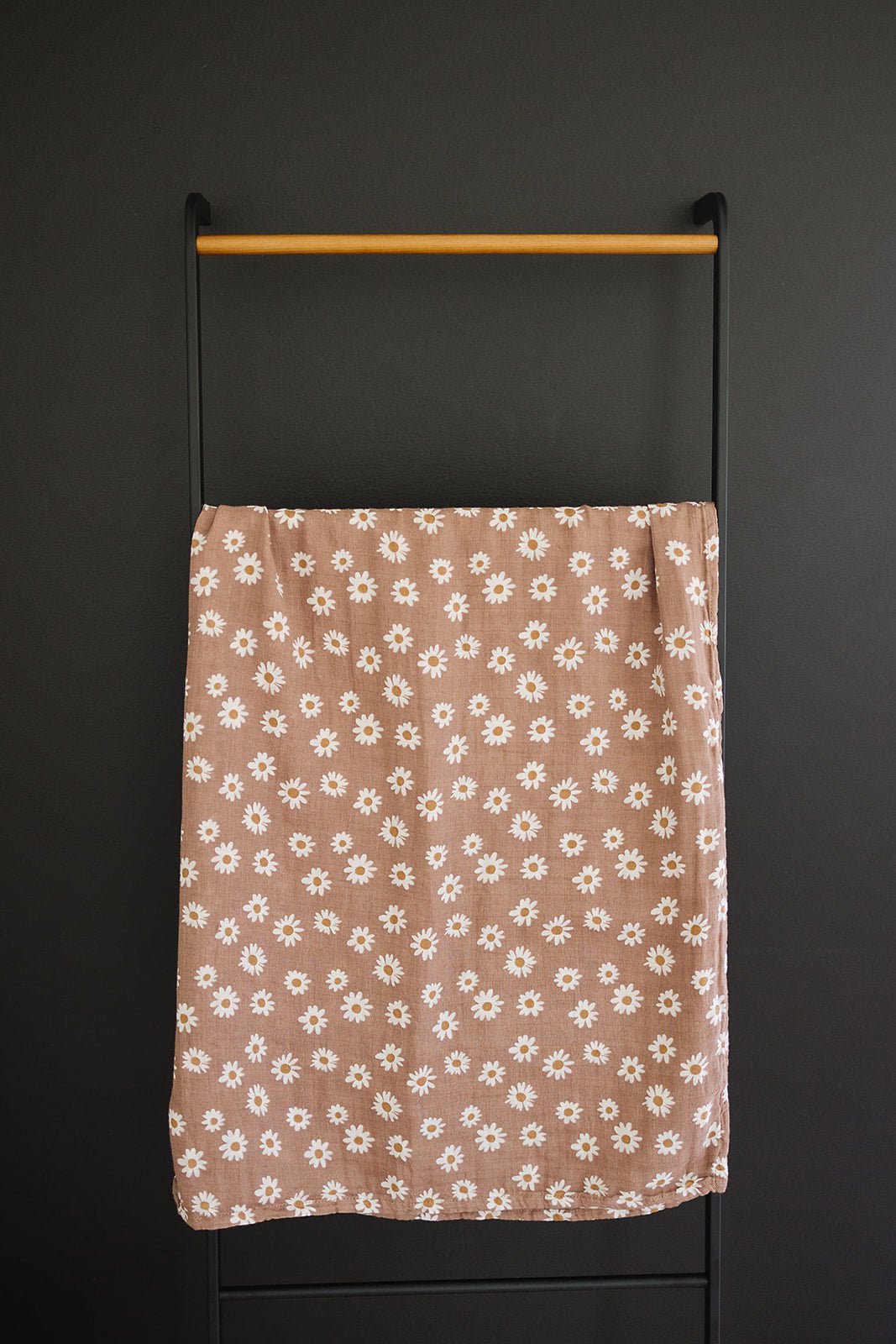 Daisy Dream Muslin Swaddle Blanket - Tenth & Pine -