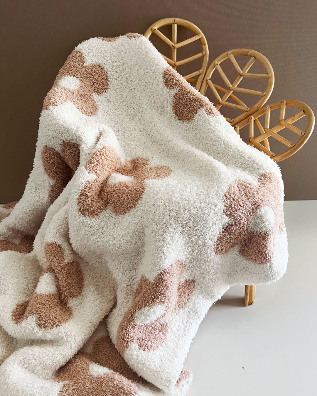 Daisy Fuzzy Blanket | Latte - Tenth & Pine - Plush Blanket -