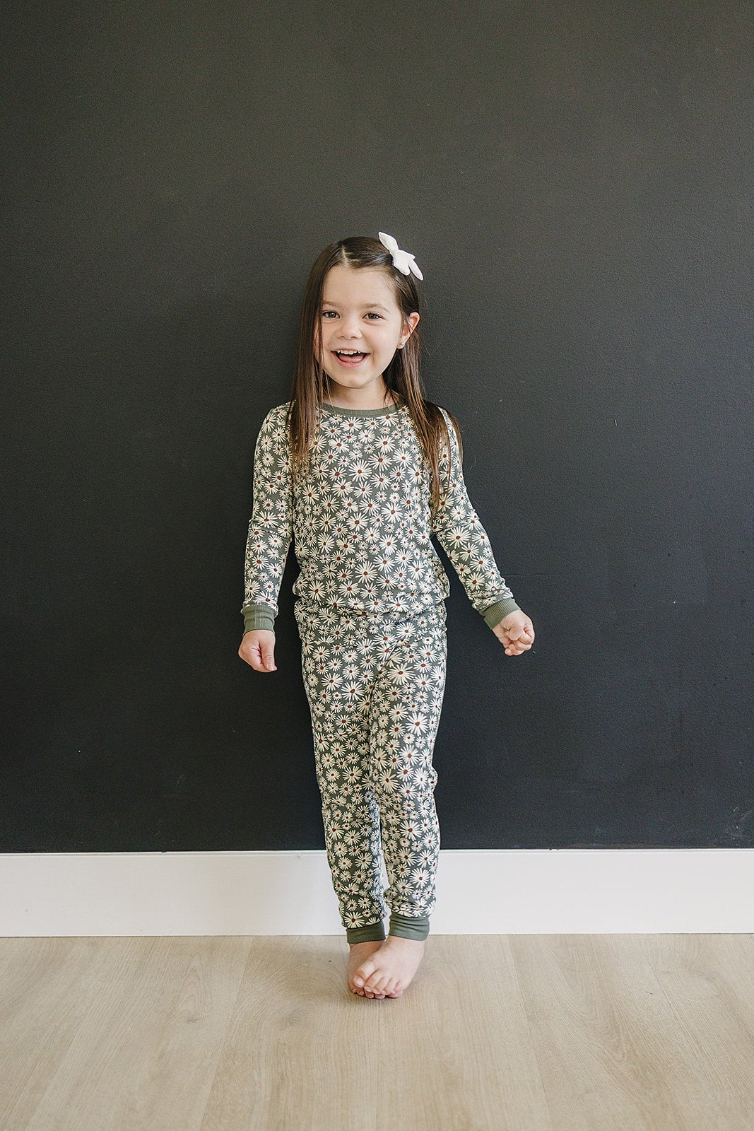 Dark Green Daisy Ribbed Bamboo Cozy Set - Tenth & Pine - Bamboo 2 Piece PJ - 6 - 12 - Mebie Baby
