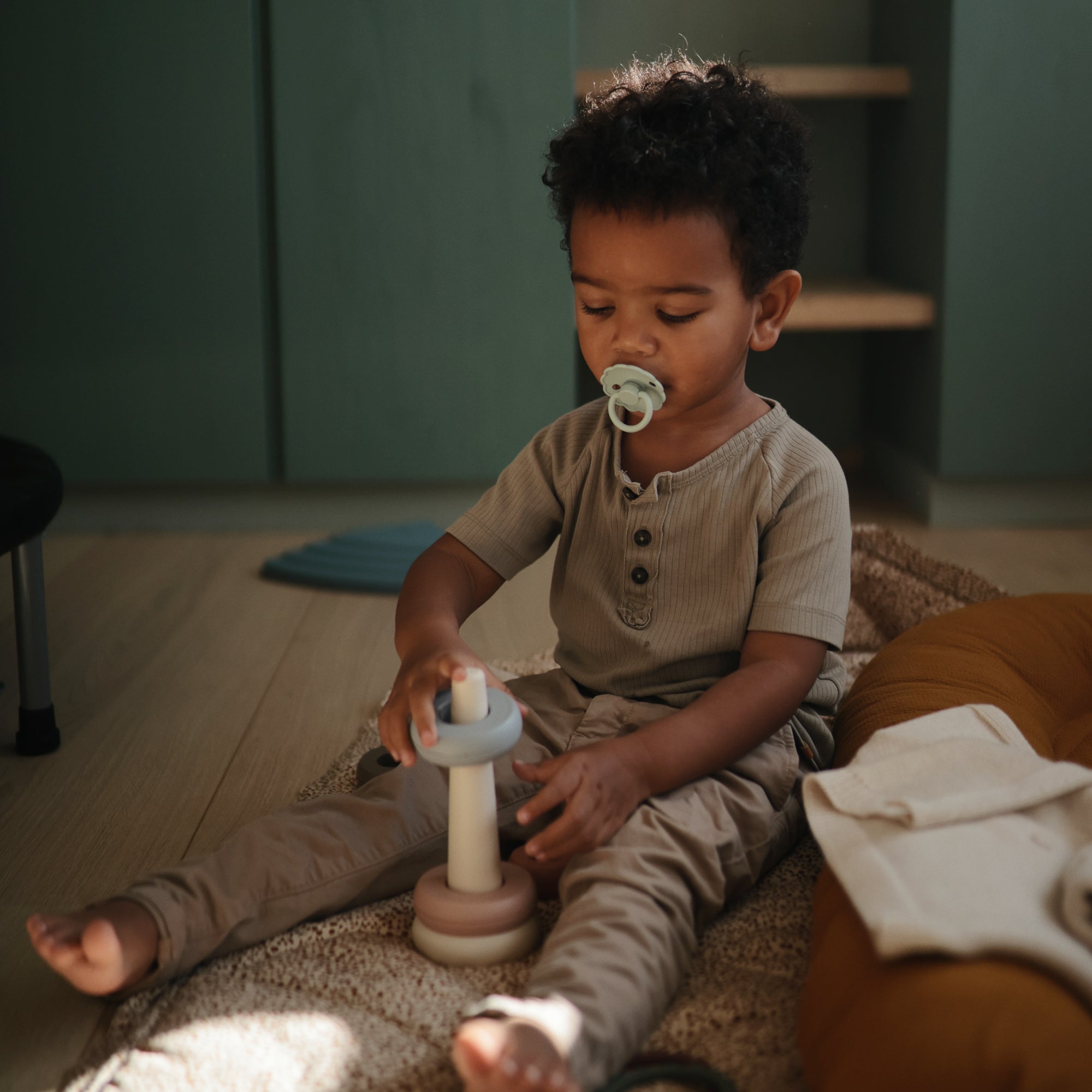 FRIGG Daisy Natural Rubber Pacifier 2 - Pack - Tenth & Pine - FRIGG PACIFIERS - 6 - 18 months - Pink Cream/Poppy