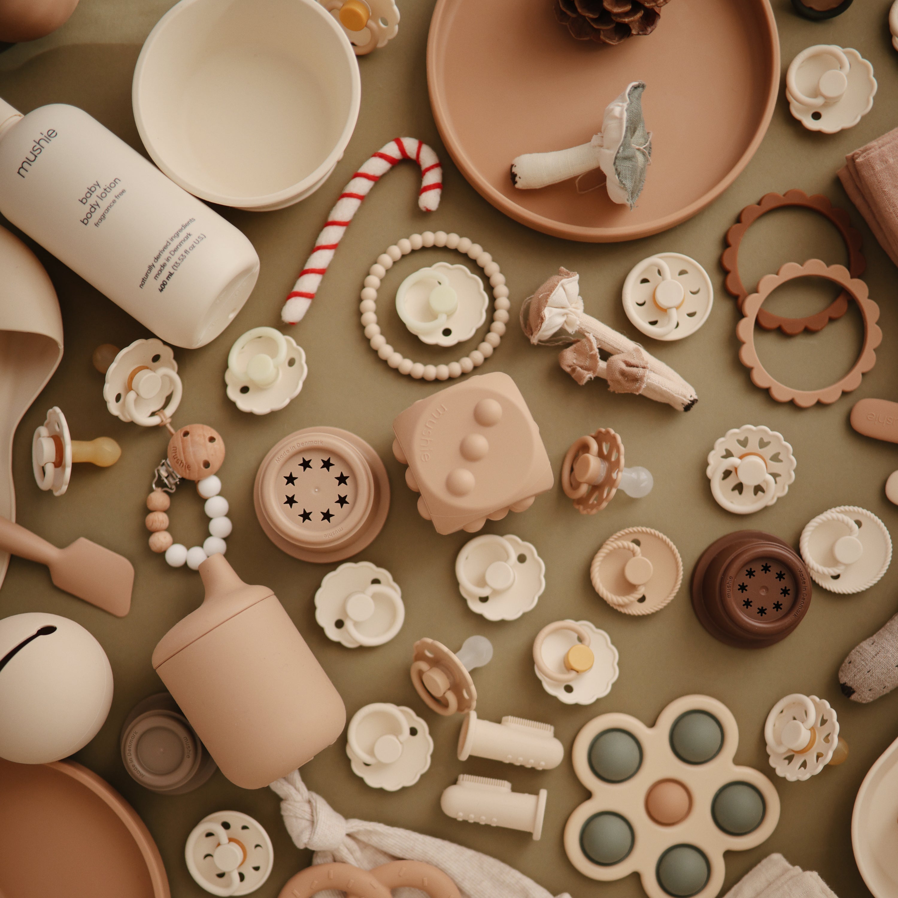 FRIGG Moon Natural Rubber Pacifier 2 - Pack - Tenth & Pine - FRIGG PACIFIERS - 6 - 18 months - Sage/Portobello