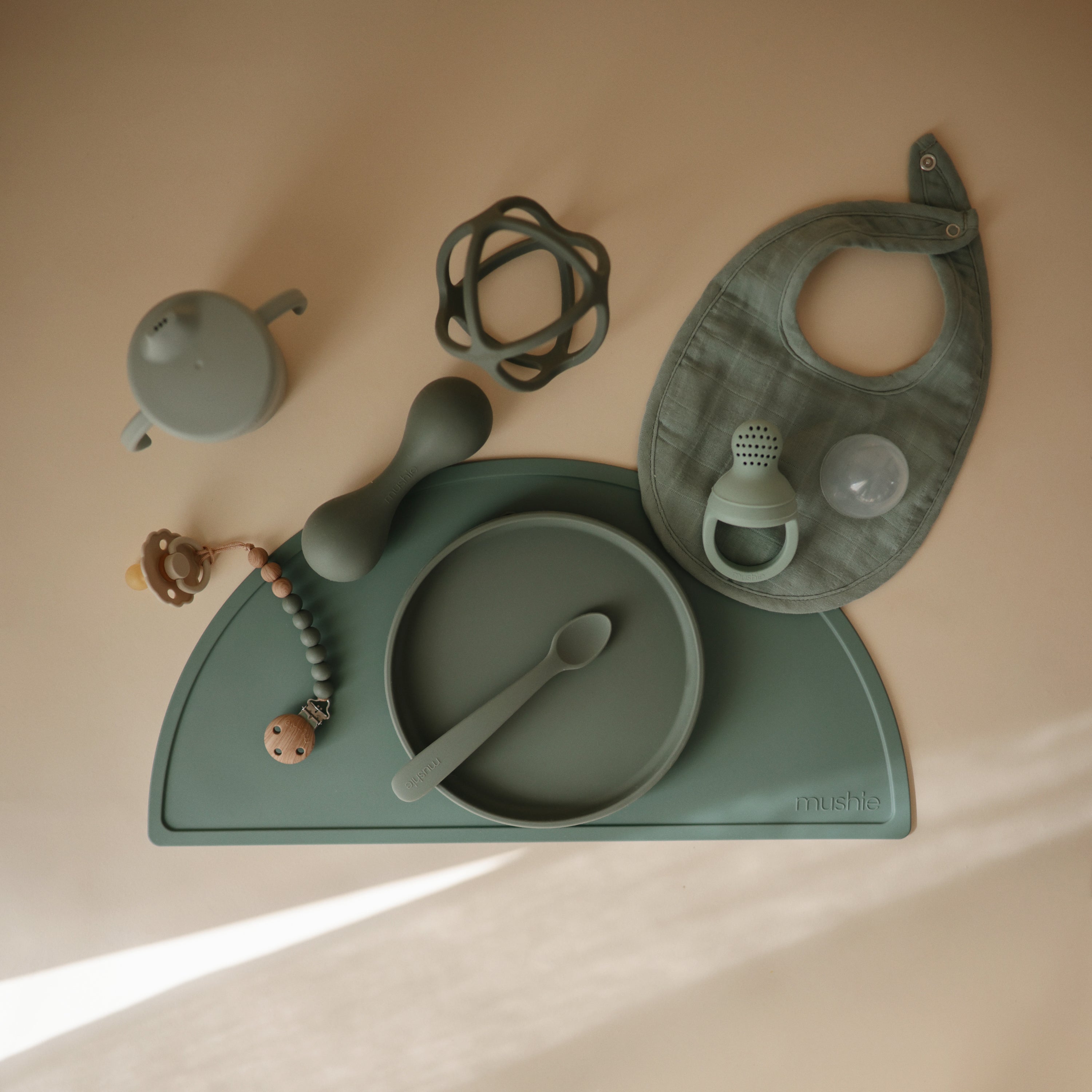 Silicone Pacifier Clip | Eva - Tenth & Pine - Pacifier Clip - Black