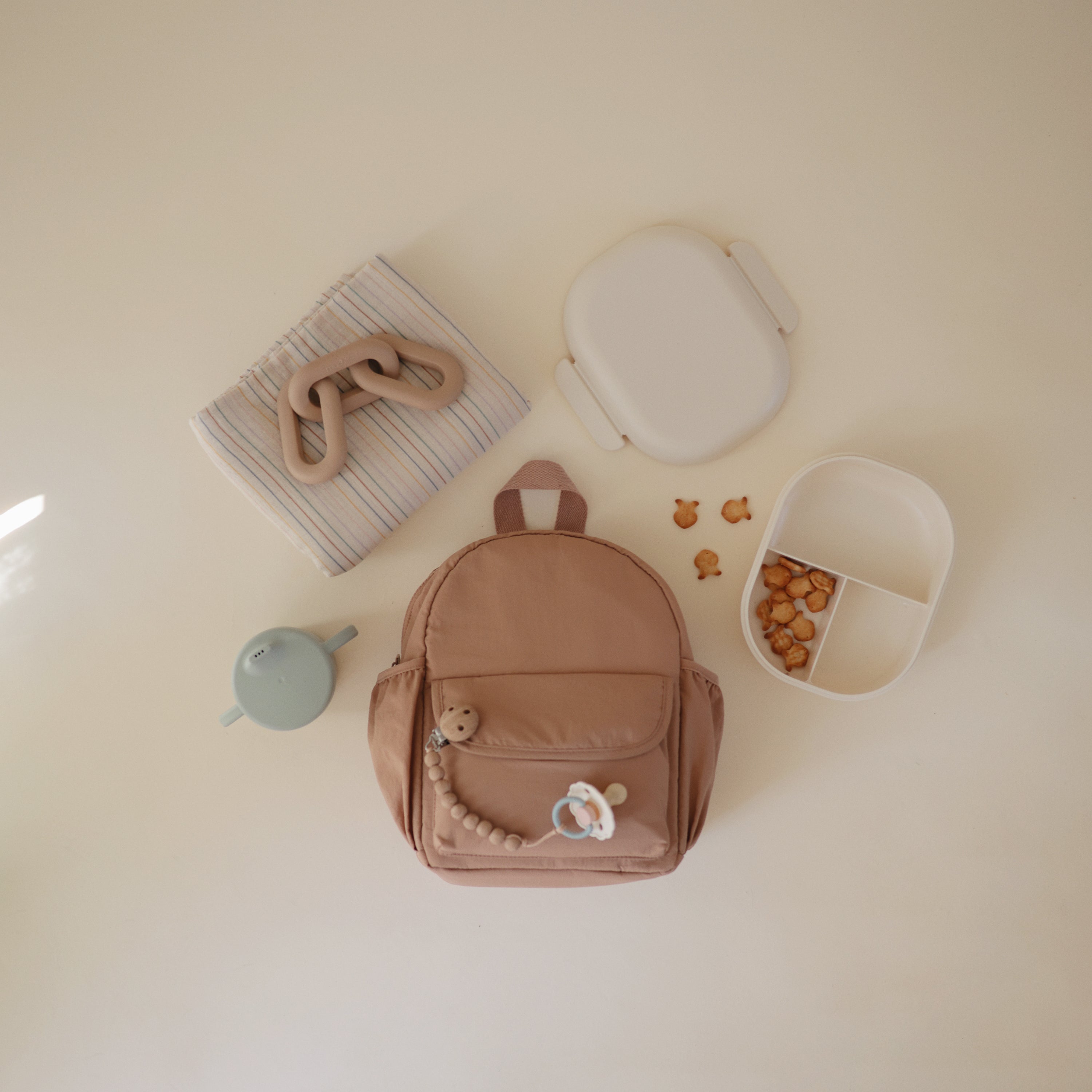 Silicone Pacifier Clip | Hera - Tenth & Pine - Pacifier Clip - Tradewinds