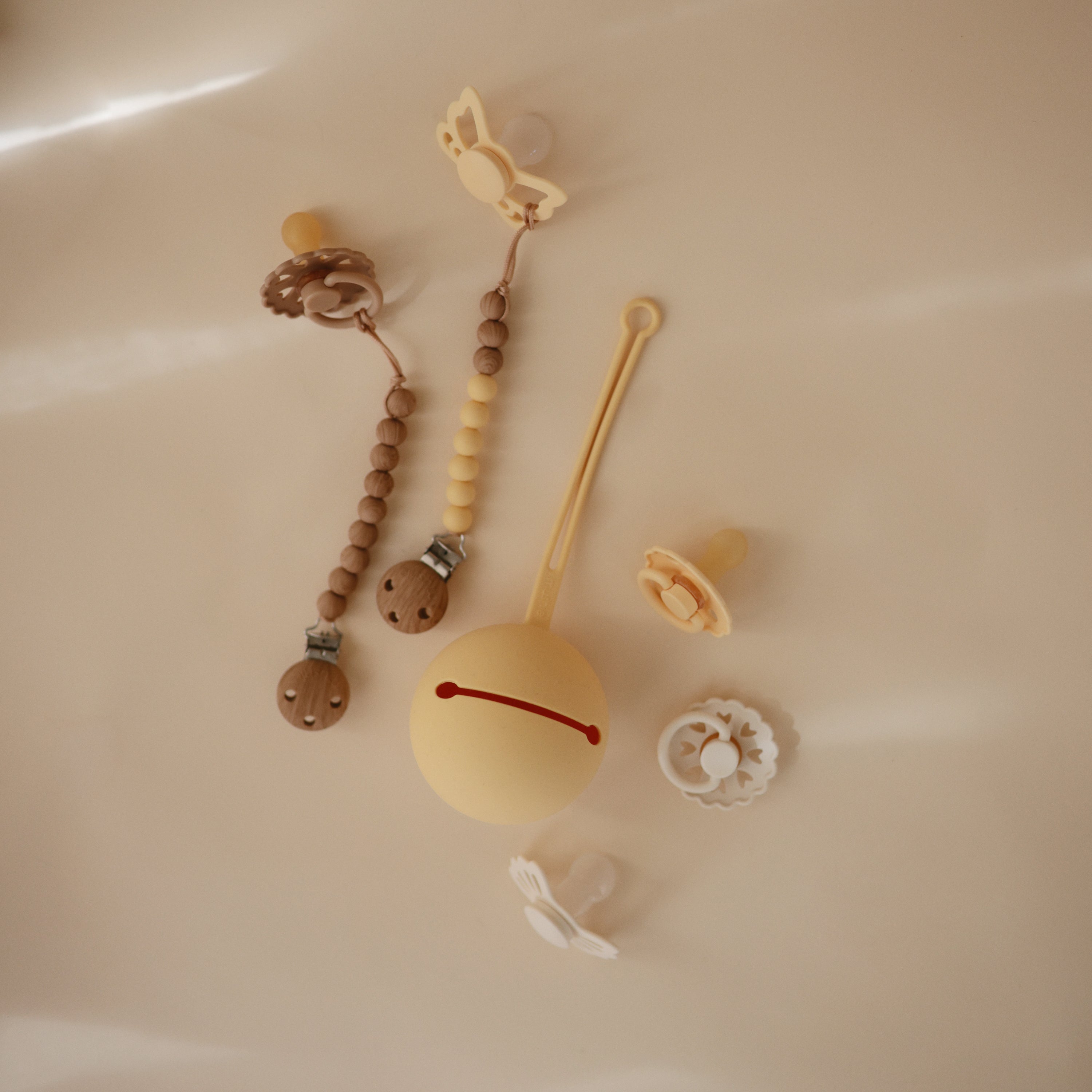 Silicone Pacifier Clip | Eva - Tenth & Pine - Pacifier Clip - Black