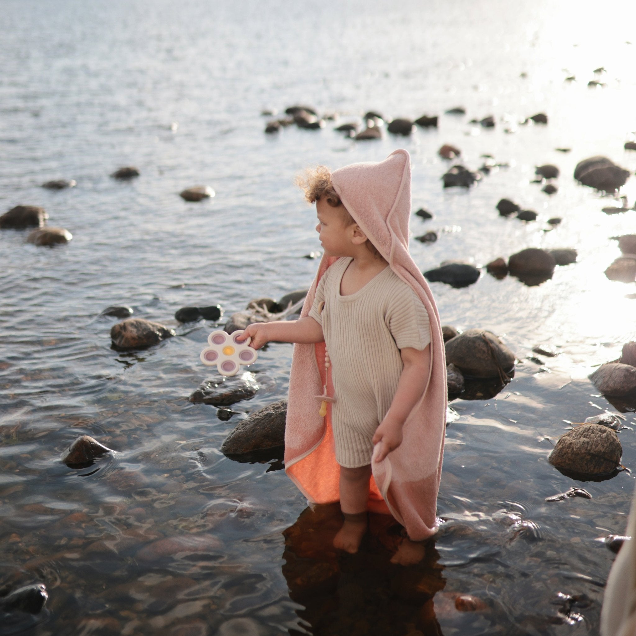 Flower Press Toy - Tenth & Pine - Press Toy - Dried Thyme/Natural/Shifting Sand