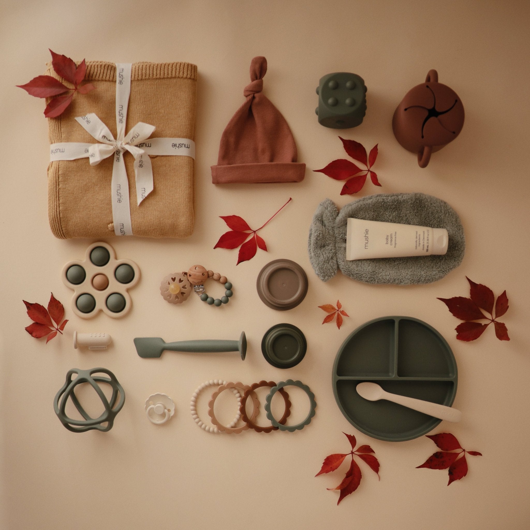 Flower Press Toy - Tenth & Pine - Press Toy - Dried Thyme/Natural/Shifting Sand