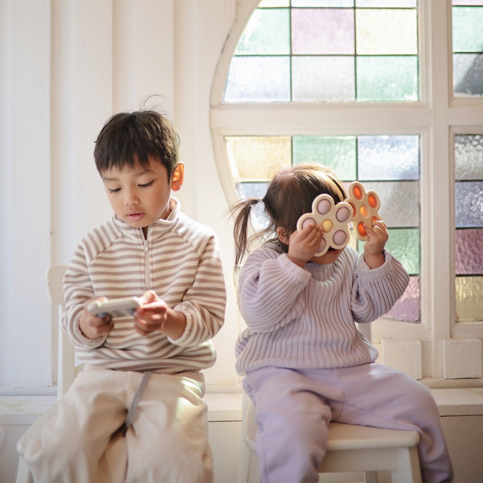 Flower Press Toy - Tenth & Pine - Press Toy - Dried Thyme/Natural/Shifting Sand