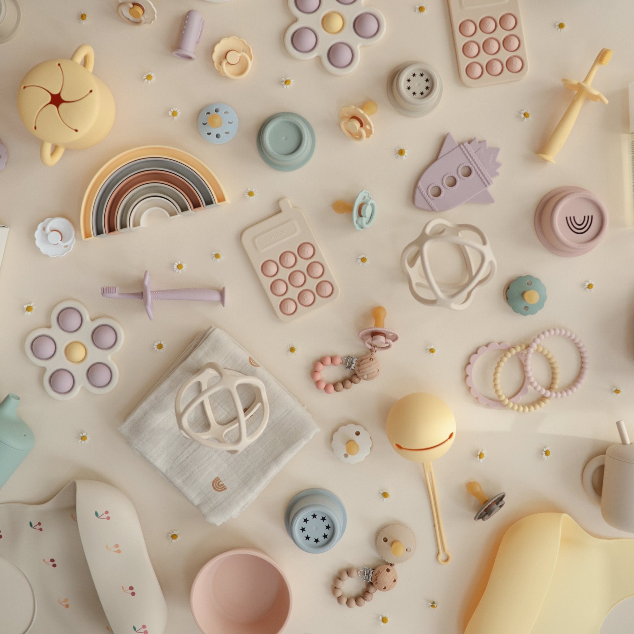 Flower Press Toy - Tenth & Pine - Press Toy - Dried Thyme/Natural/Shifting Sand