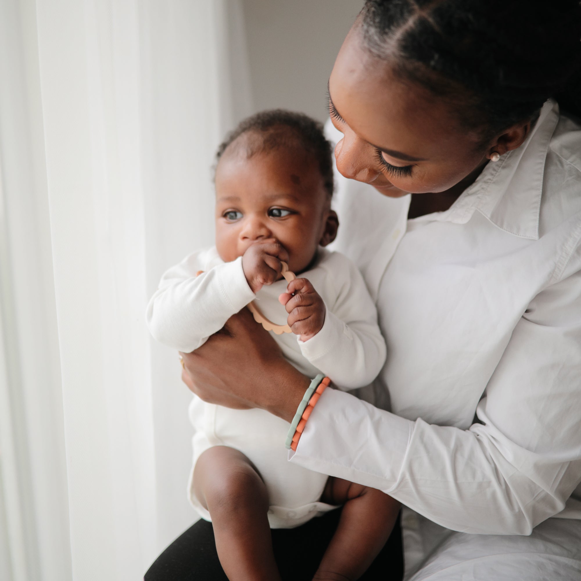 Flower Teether Bracelet - Tenth & Pine - teether - Cambridge Blue/Clementine/Natural