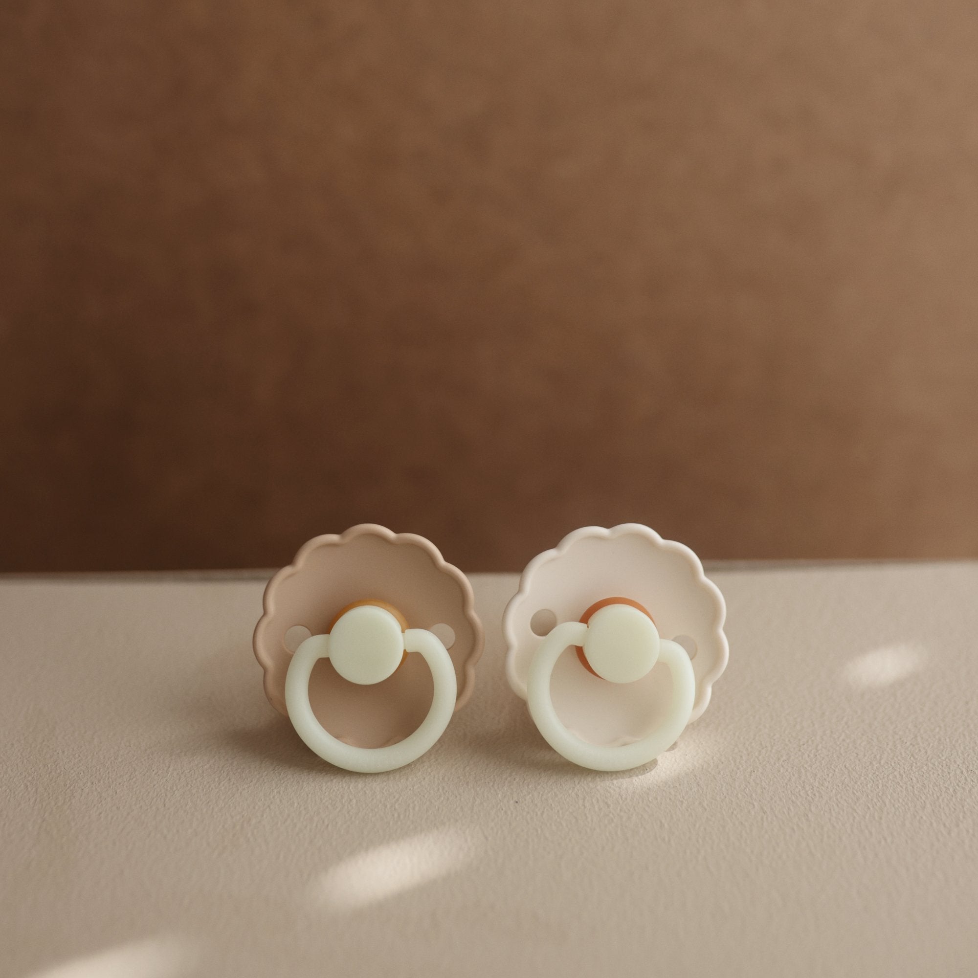 FRIGG Daisy Night Natural Rubber Pacifier 2 - Pack - Tenth & Pine - FRIGG PACIFIERS - 6 - 18 months - Croissant/Cream