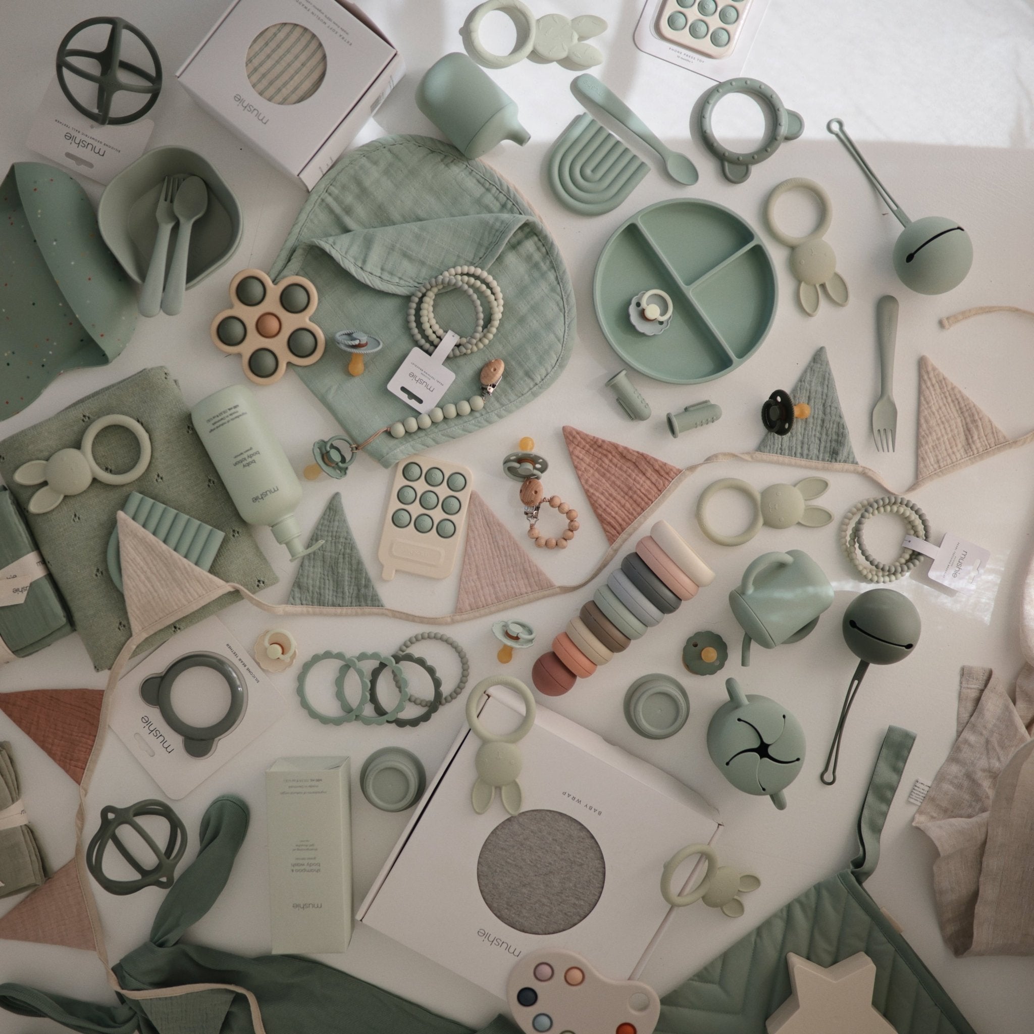 FRIGG Daisy Night Natural Rubber Pacifier 2 - Pack - Tenth & Pine - FRIGG PACIFIERS - 6 - 18 months - Croissant/Cream