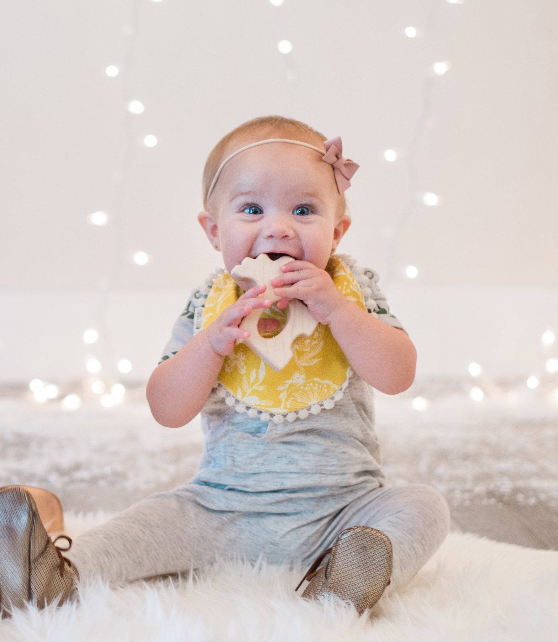 Moose Wooden Grasping Toy - Tenth & Pine - Baby Soothers -