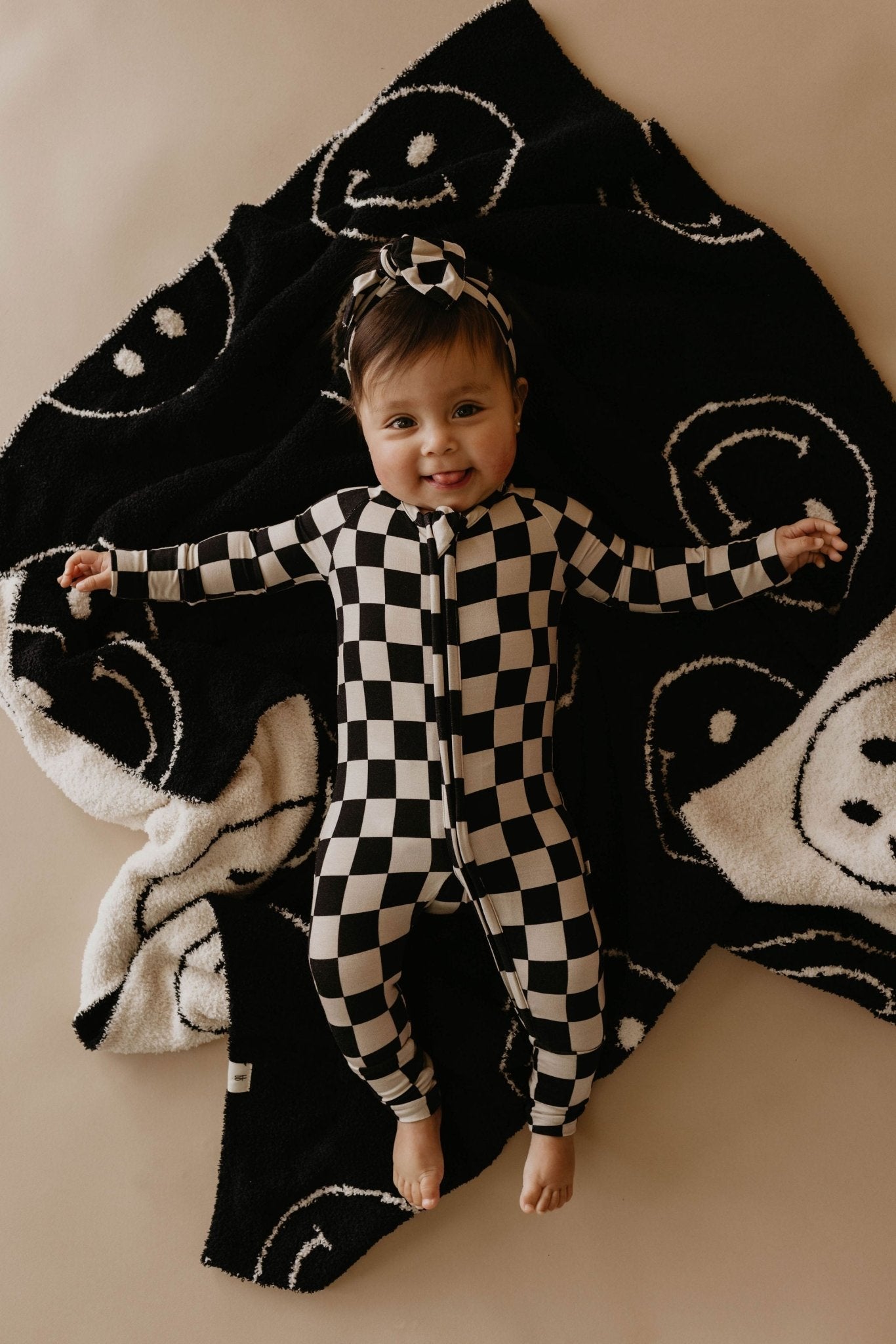 Plush Blanket | Just Smile Black & White - Tenth & Pine - Swaddling Blankets - Baby/Toddler 45x45 inches