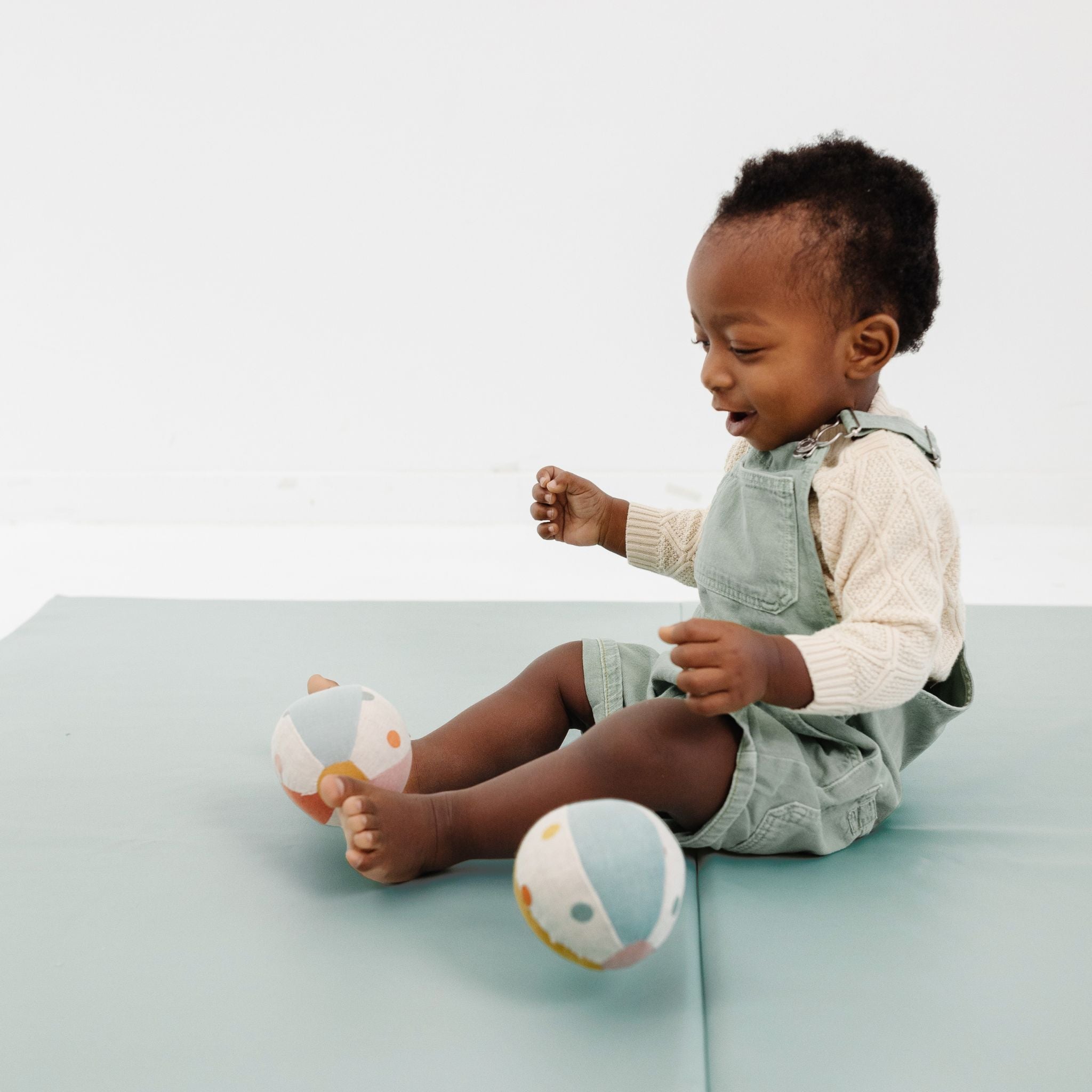 Sage Vegan Leather Mat - Tenth & Pine - Vegan Leather Padded Mat - Standard