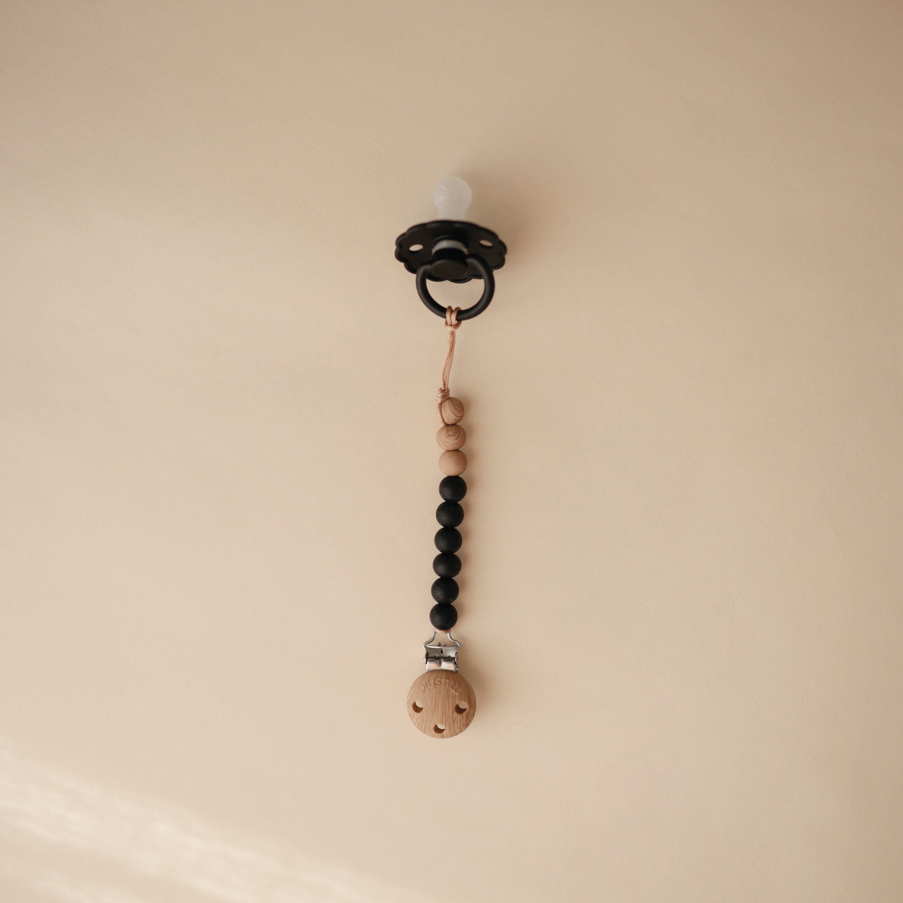 Silicone Pacifier Clip | Eva - Tenth & Pine - Pacifier Clip - Black