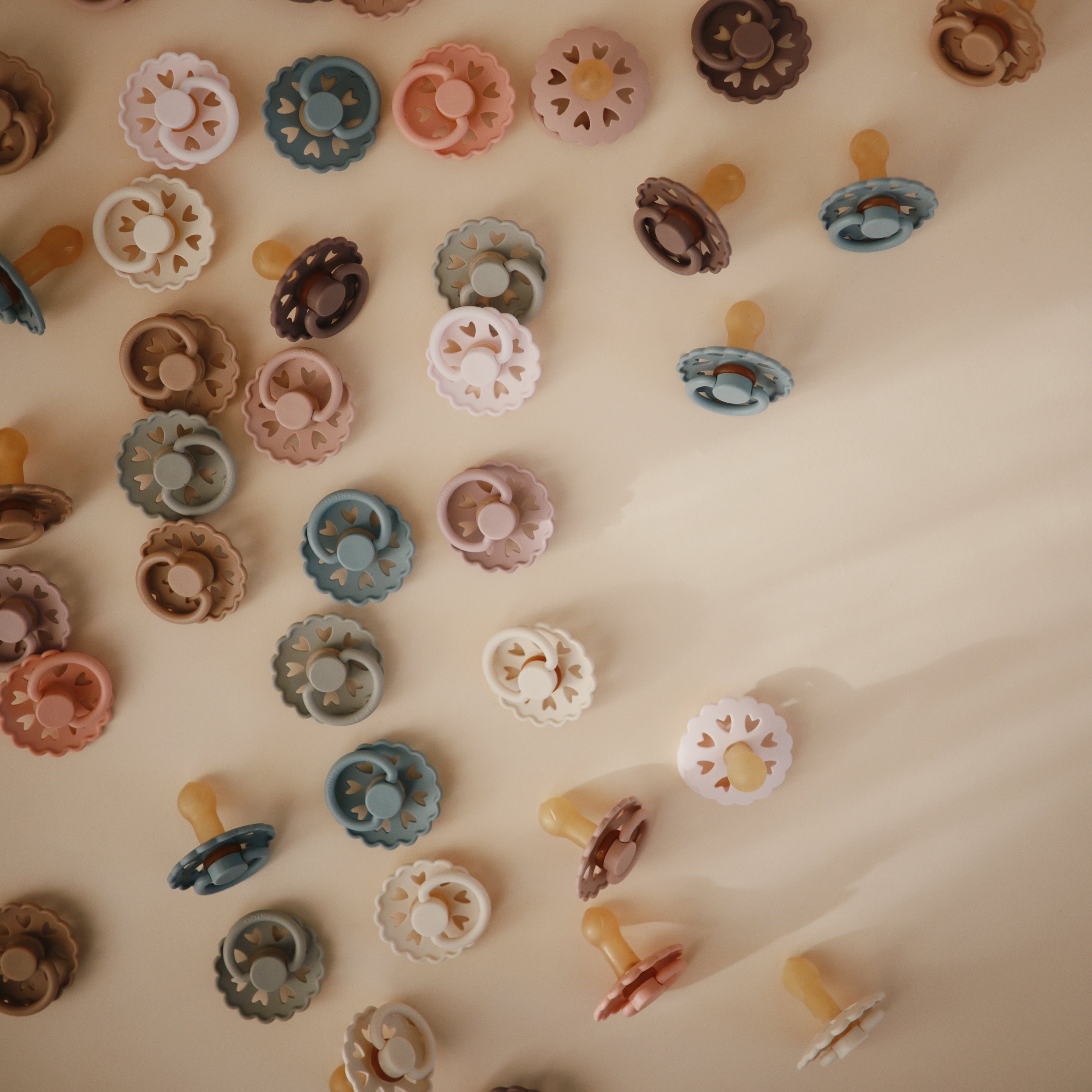 FRIGG Andersen Fairytale Natural Rubber Pacifier 2 - Pack - Tenth & Pine - FRIGG PACIFIERS - 6 - 18 months - Twilight Mauve/Primrose