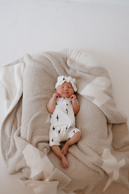 Shortie Bamboo Zip | White &amp; Black Lightning Bolt