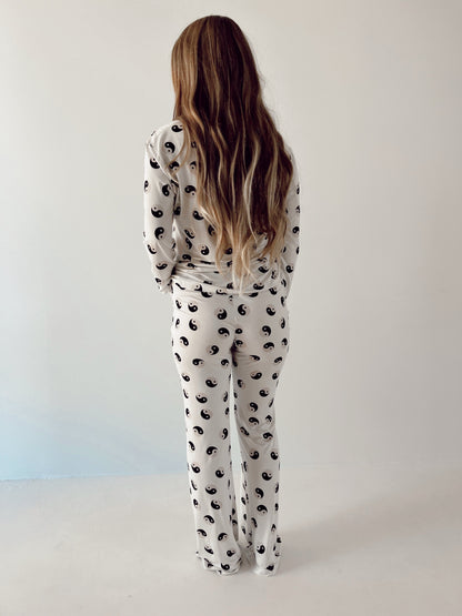 Women's Bamboo Pajama | Black & White Yin Yang