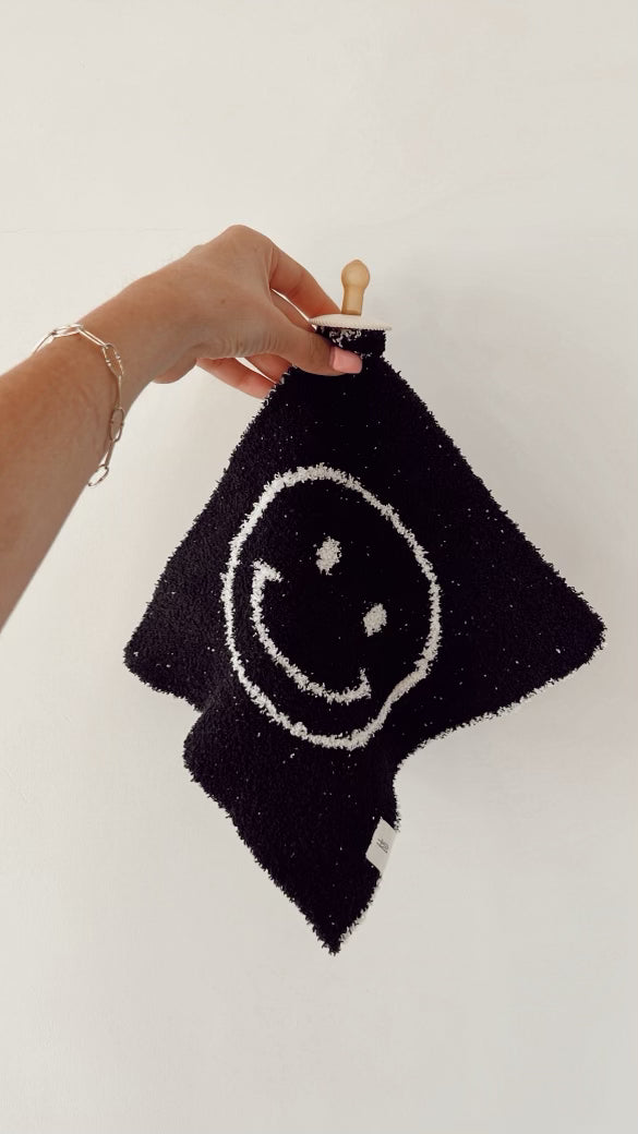 Lovey | Black &amp; White Just Smile