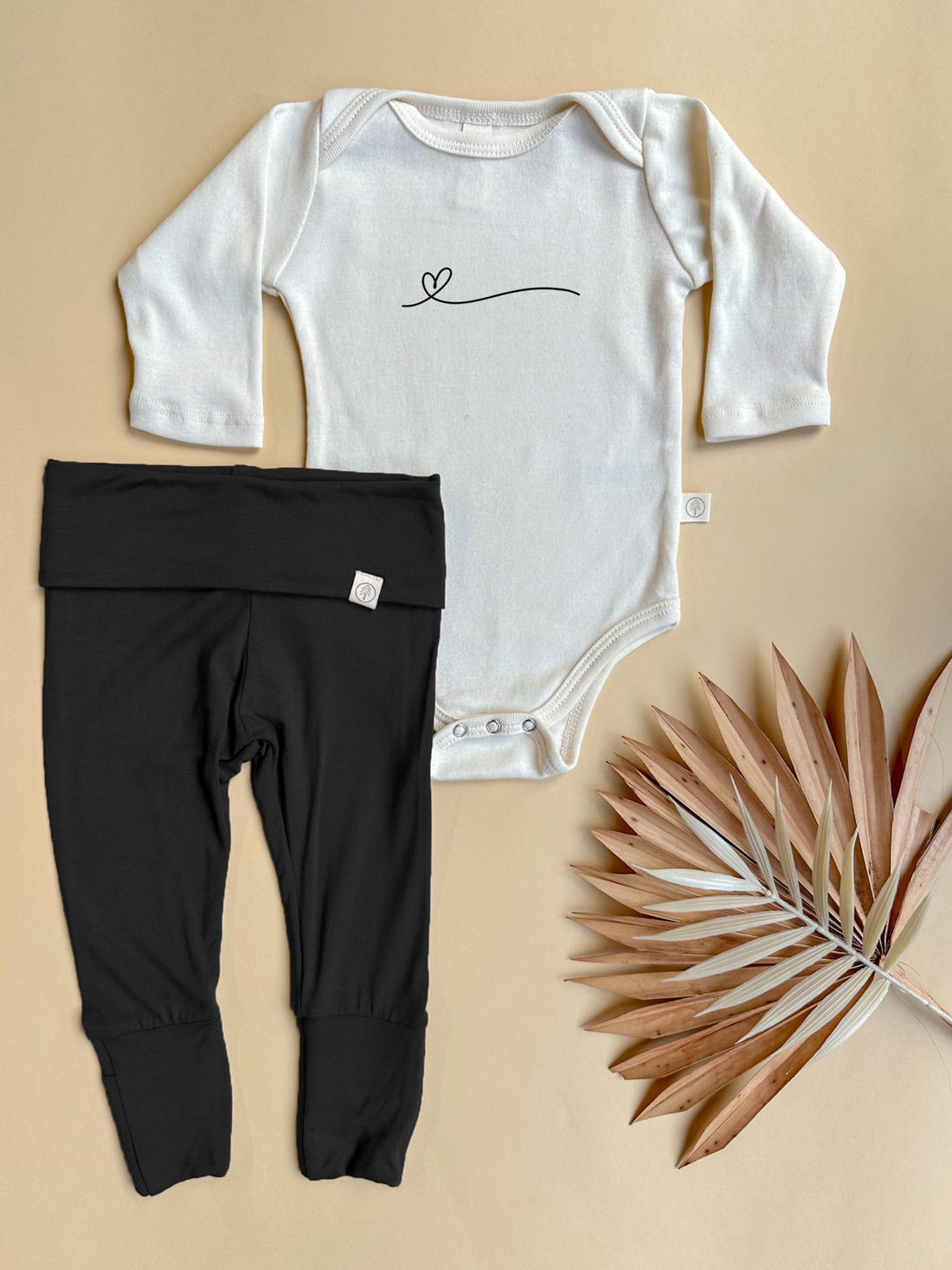 One Line Heart - Black Leggings Outfit Set Bundle