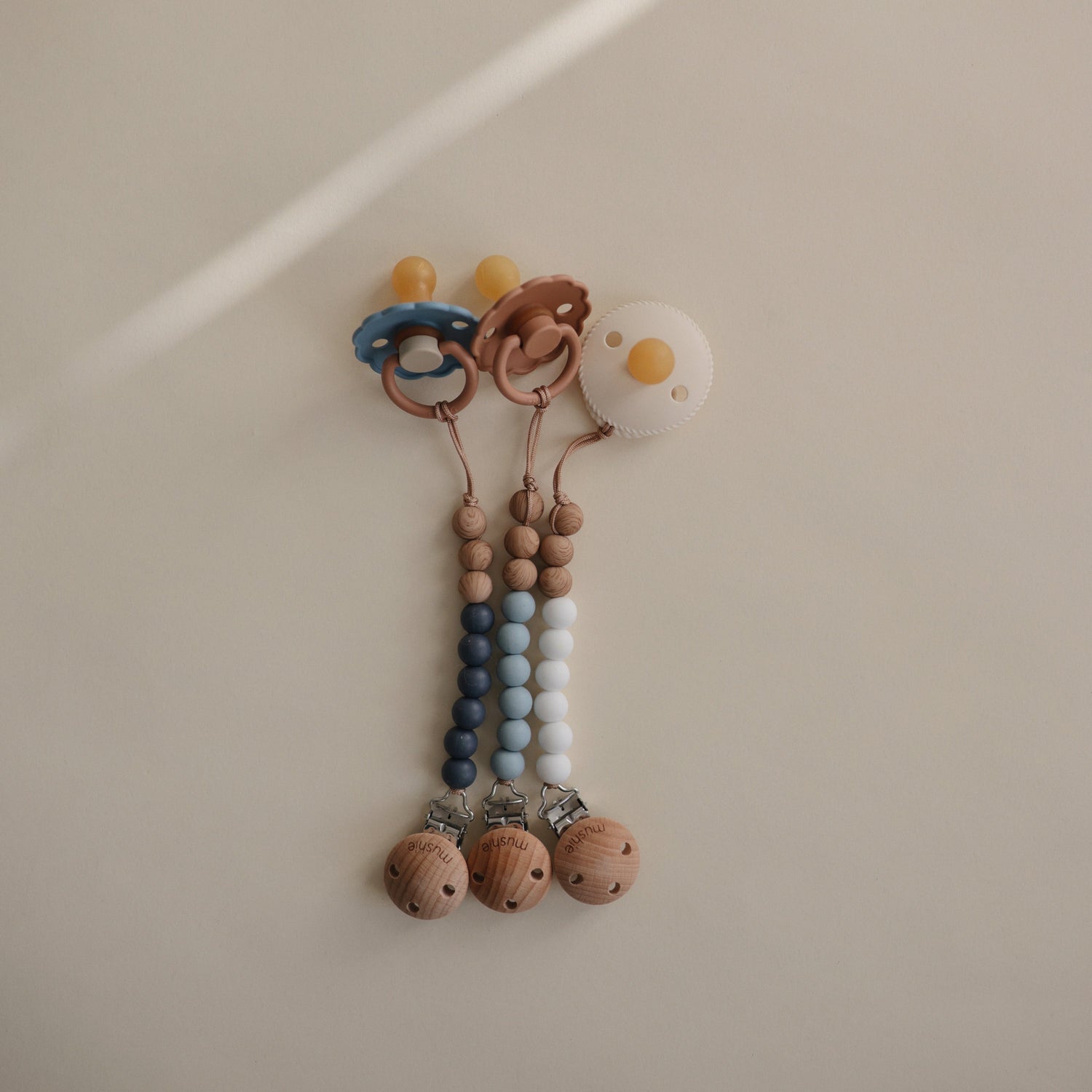 Silicone Pacifier Clip | Eva