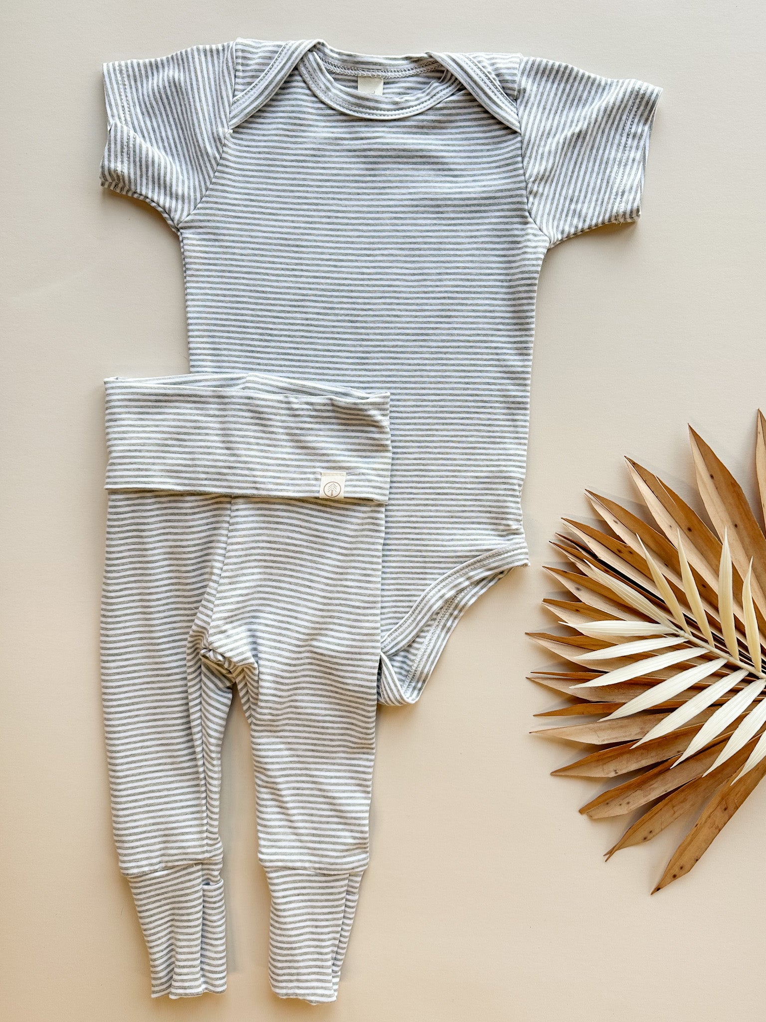 Short Sleeve Bamboo Organic Cotton Bodysuit |  Gray Stripe