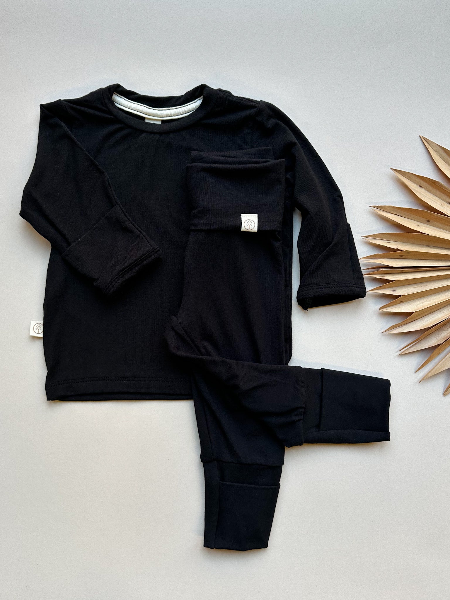 Long Sleeve Crew Neck T-Shirt and Leggings Outfit Set | Luxury Bamboo