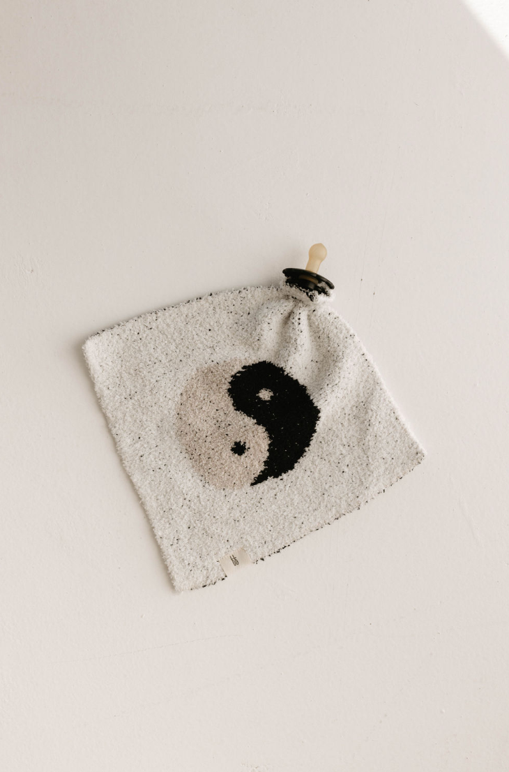 Lovey | Yin-Yang Black &amp; White