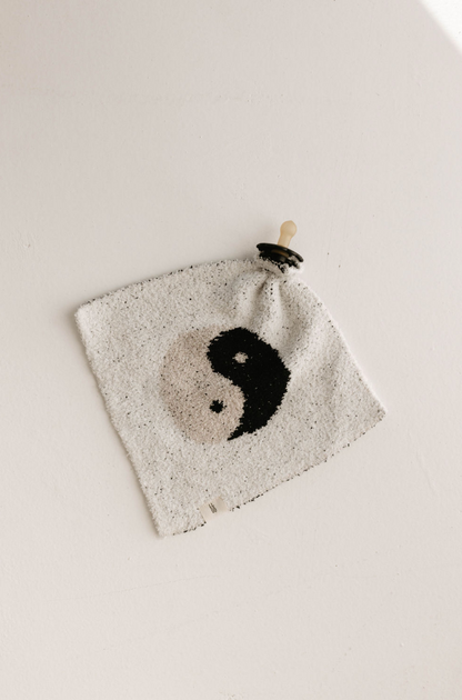 Lovey | Yin-Yang Black &amp; White