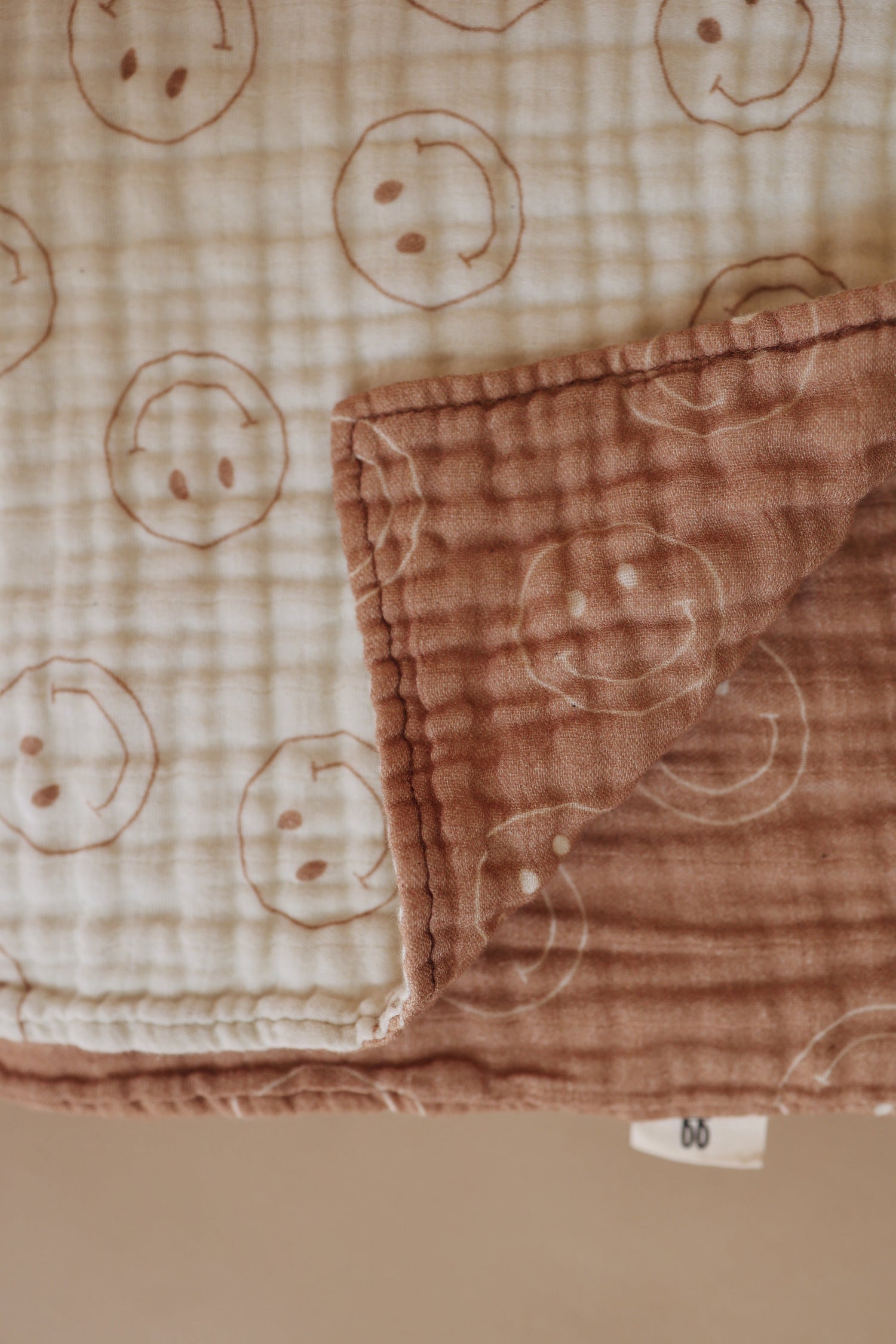 Muslin Quilt | Tan &amp; Ivory Smile