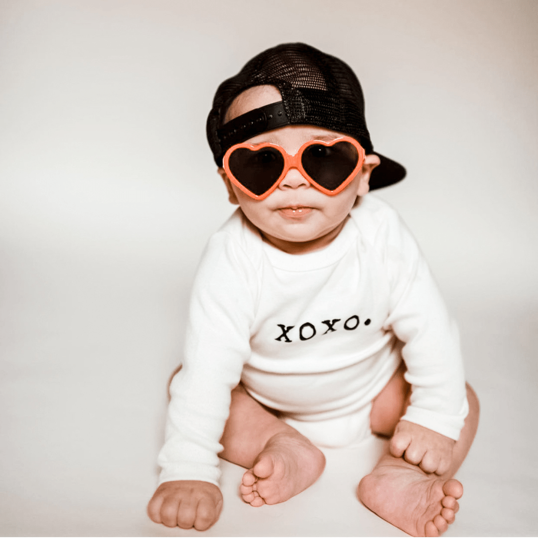 Baby xoxo. Long - Sleeve Organic Cotton Bodysuit - Tenth &amp; Pine - Long Sleeve Onesie