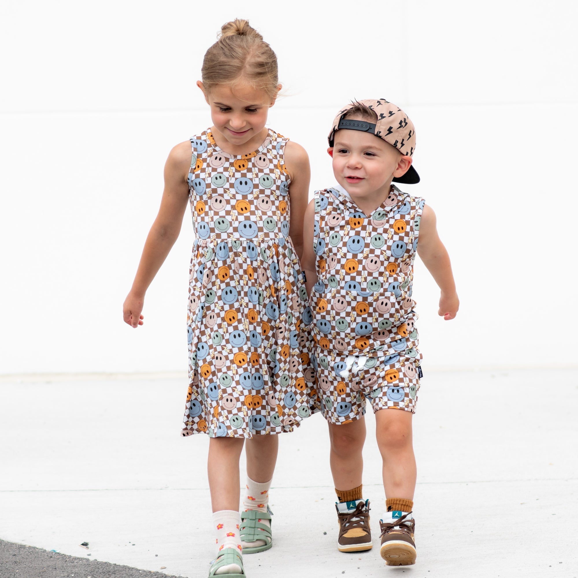 BAMBOO JOGGER SHORTS - Beige Happy Smiles - Tenth &amp; Pine - jogger shorts - 0/6M