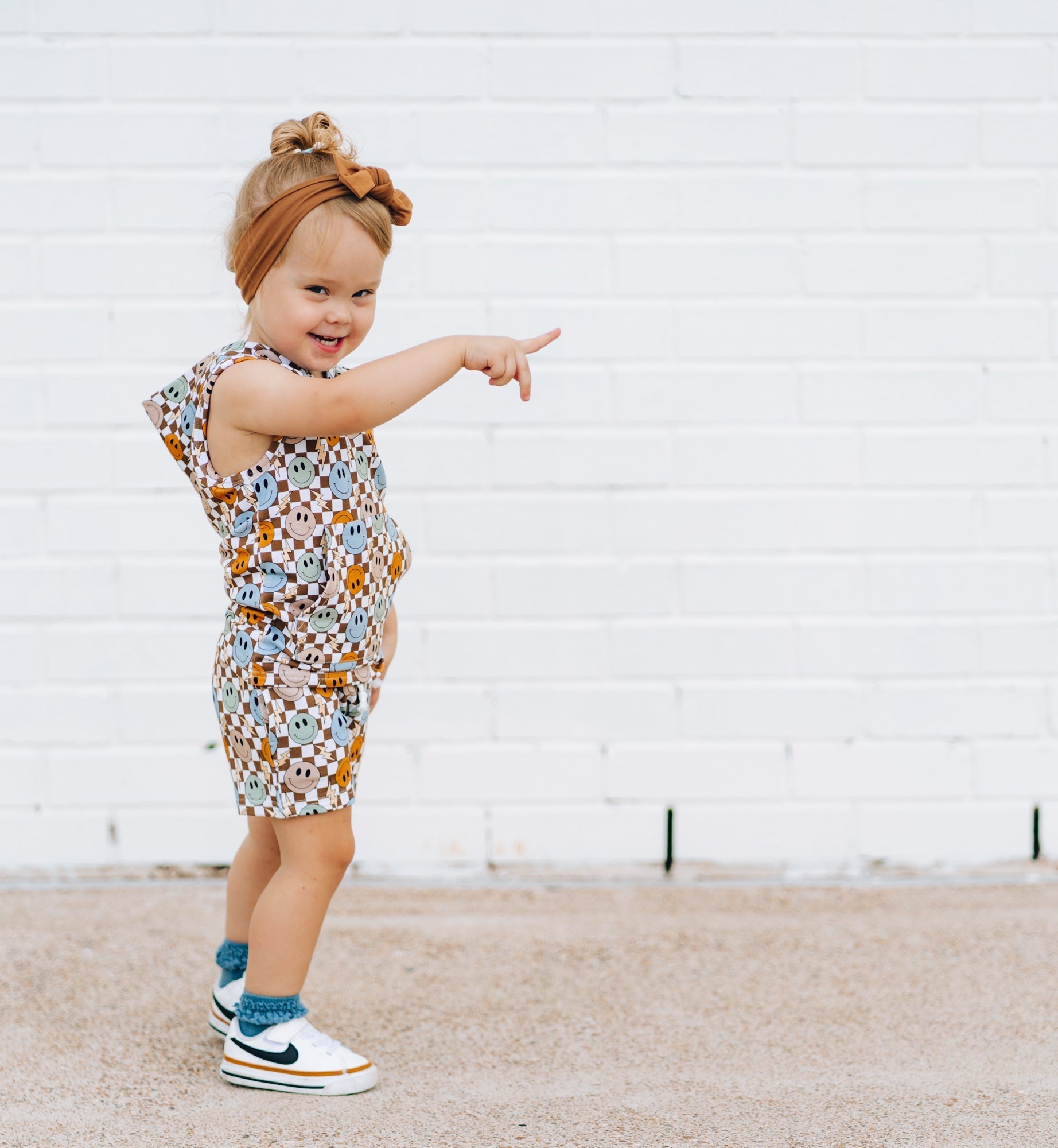 BAMBOO JOGGER SHORTS - Beige Happy Smiles - Tenth &amp; Pine - jogger shorts - 0/6M