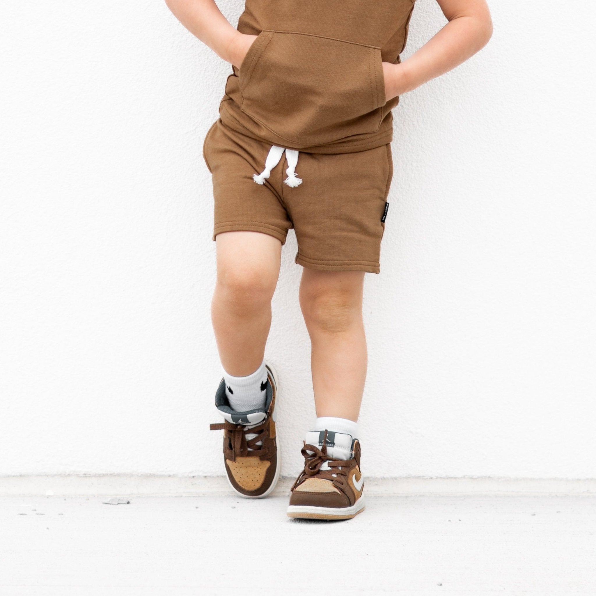 BAMBOO JOGGER SHORTS - Mocha - Tenth &amp; Pine - jogger shorts - 0/6M