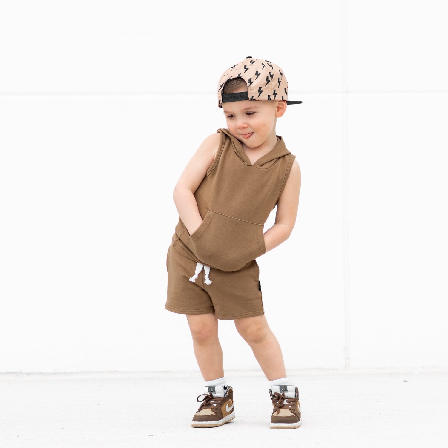 BAMBOO JOGGER SHORTS - Mocha - Tenth &amp; Pine - jogger shorts - 0/6M