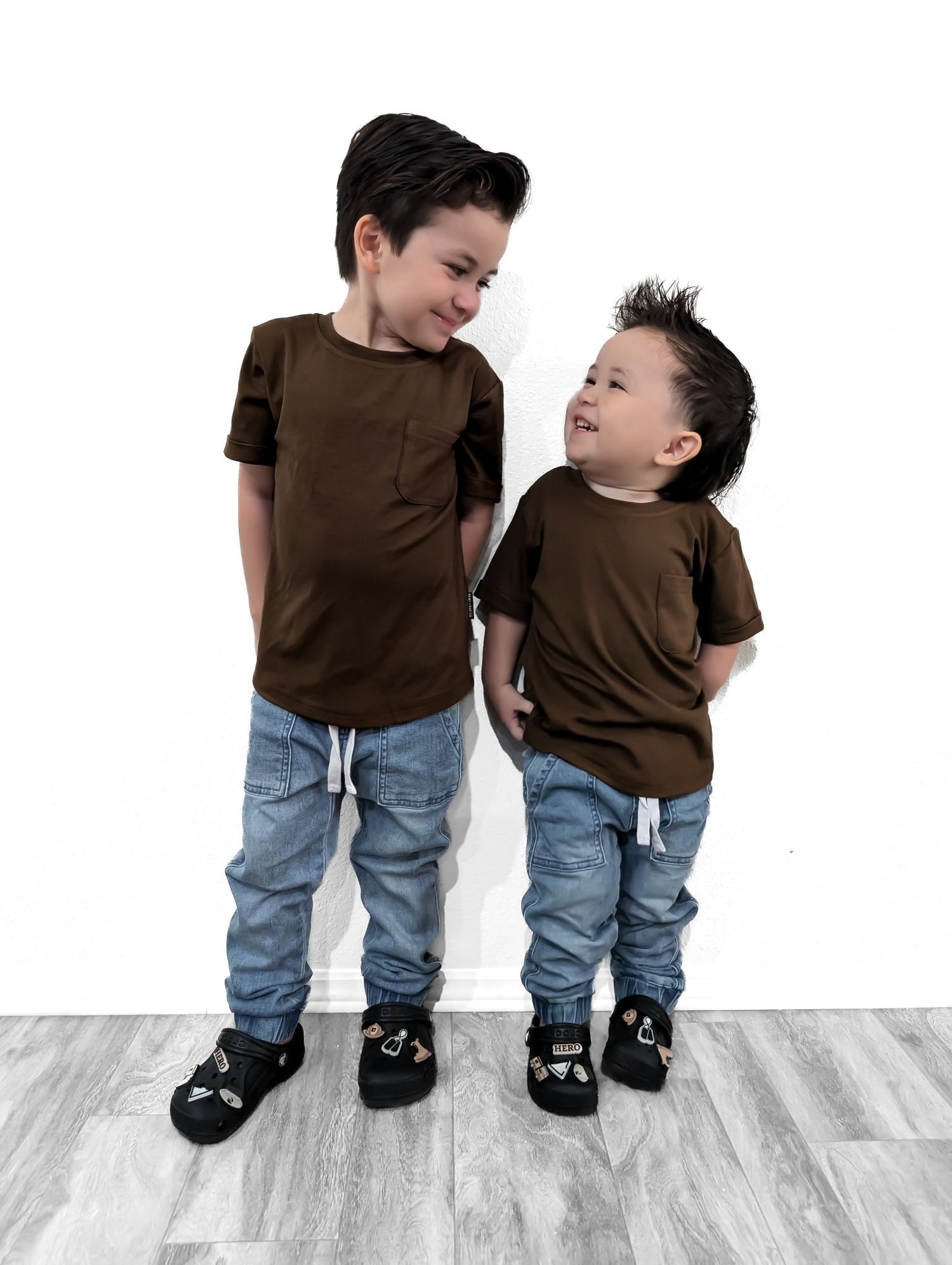 BAMBOO POCKET TEE - CHOCOLATE - Tenth &amp; Pine - 3 - 6M