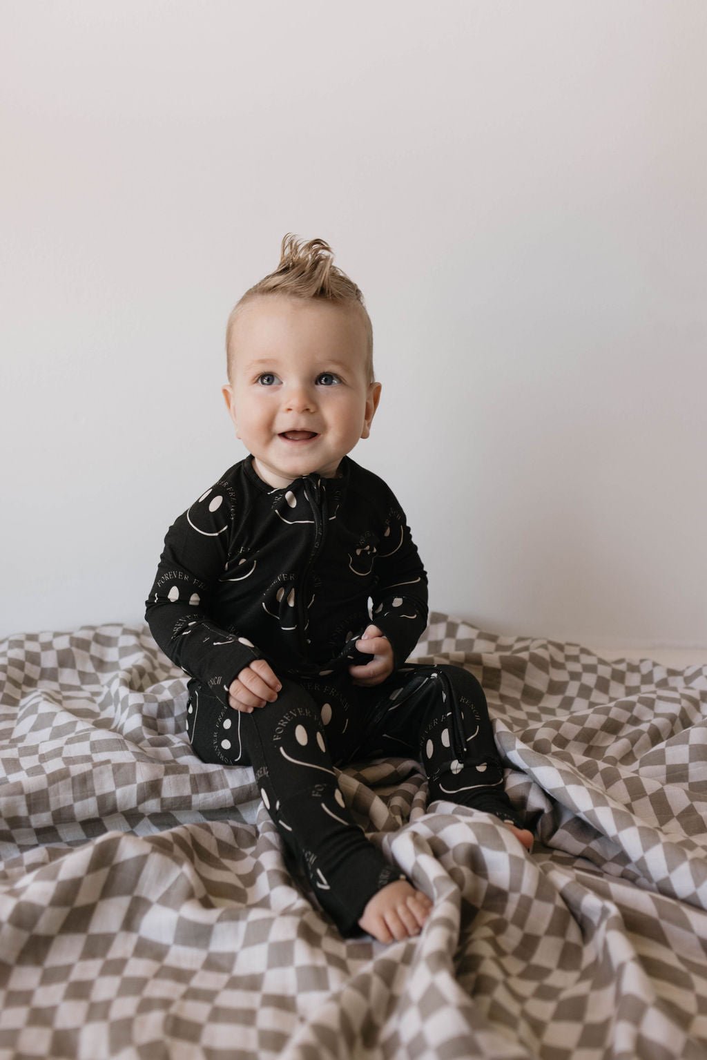 Bamboo Zip Pajamas | Charcoal &amp; White ff Smile - Tenth &amp; Pine - pajamas - Newborn