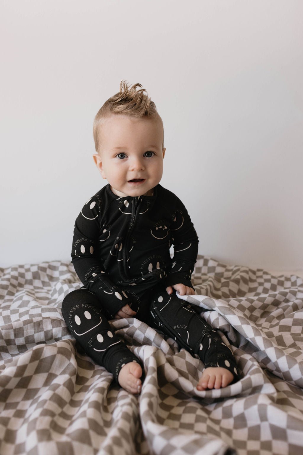 Bamboo Zip Pajamas | Charcoal &amp; White ff Smile - Tenth &amp; Pine - pajamas - Newborn