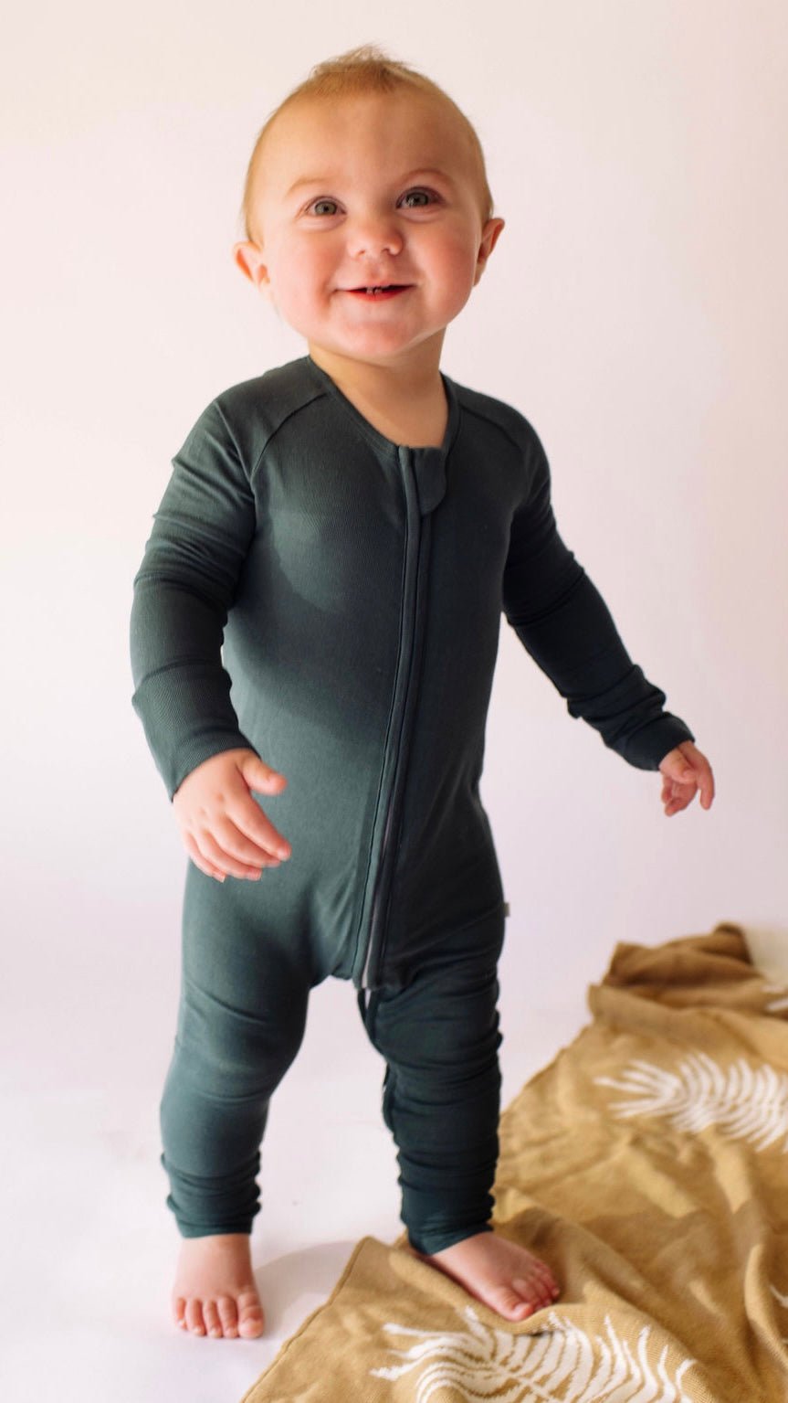 Bamboo Zip Pajamas | Emerald - Tenth &amp; Pine - Newborn