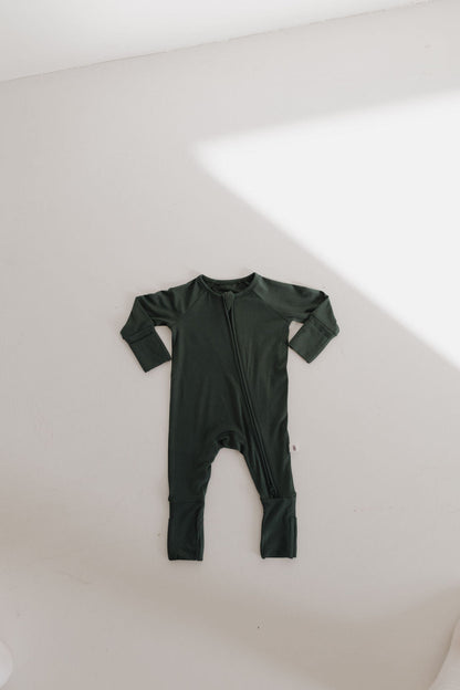 Bamboo Zip Pajamas | Emerald - Tenth &amp; Pine - Newborn