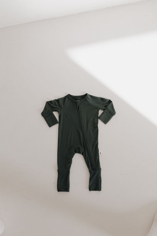 Bamboo Zip Pajamas | Emerald - Tenth & Pine - Newborn